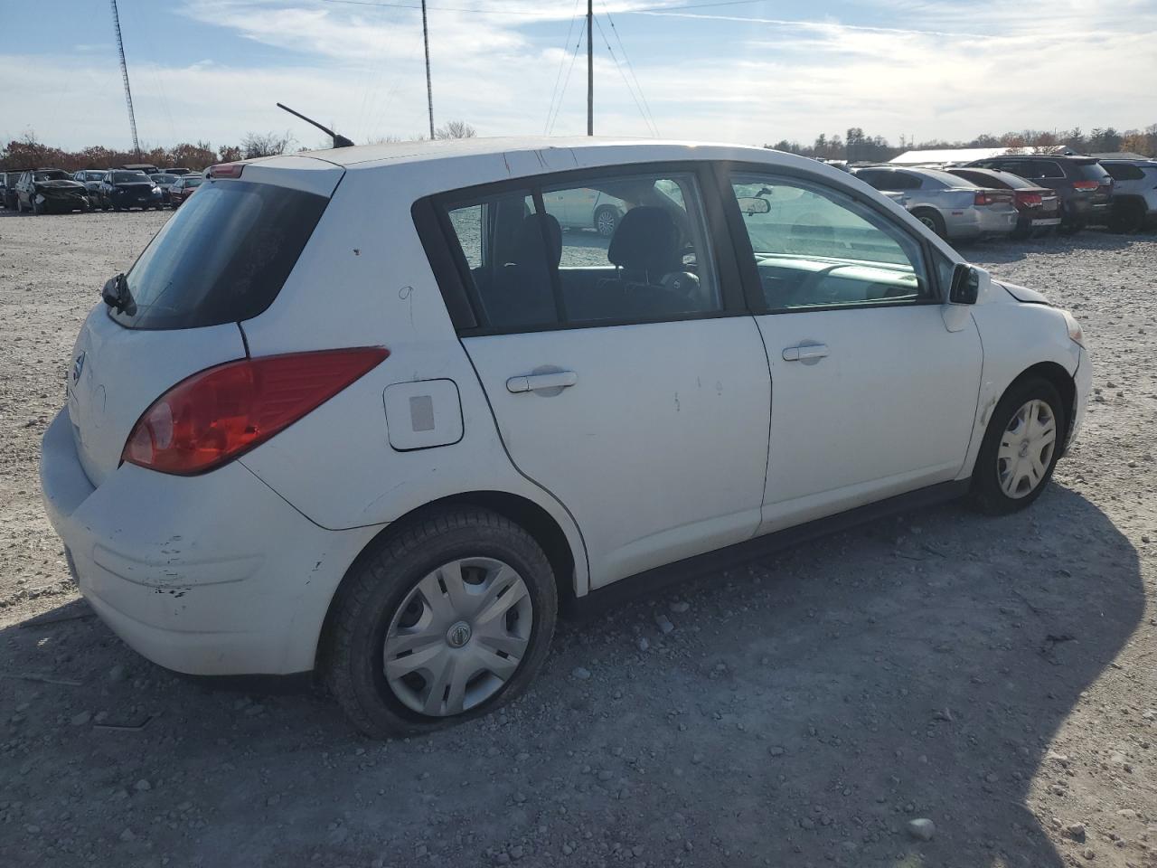 Photo 2 VIN: 3N1BC1CP0BL450819 - NISSAN VERSA 