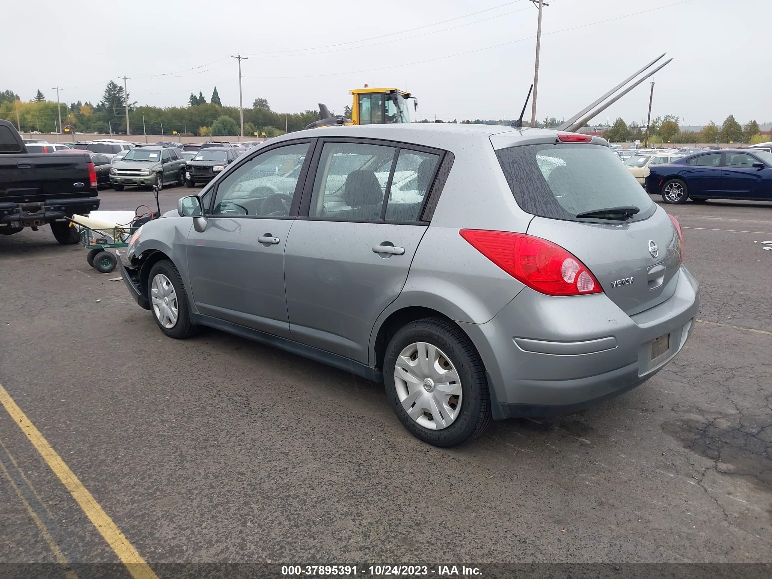 Photo 2 VIN: 3N1BC1CP1BL446536 - NISSAN VERSA 