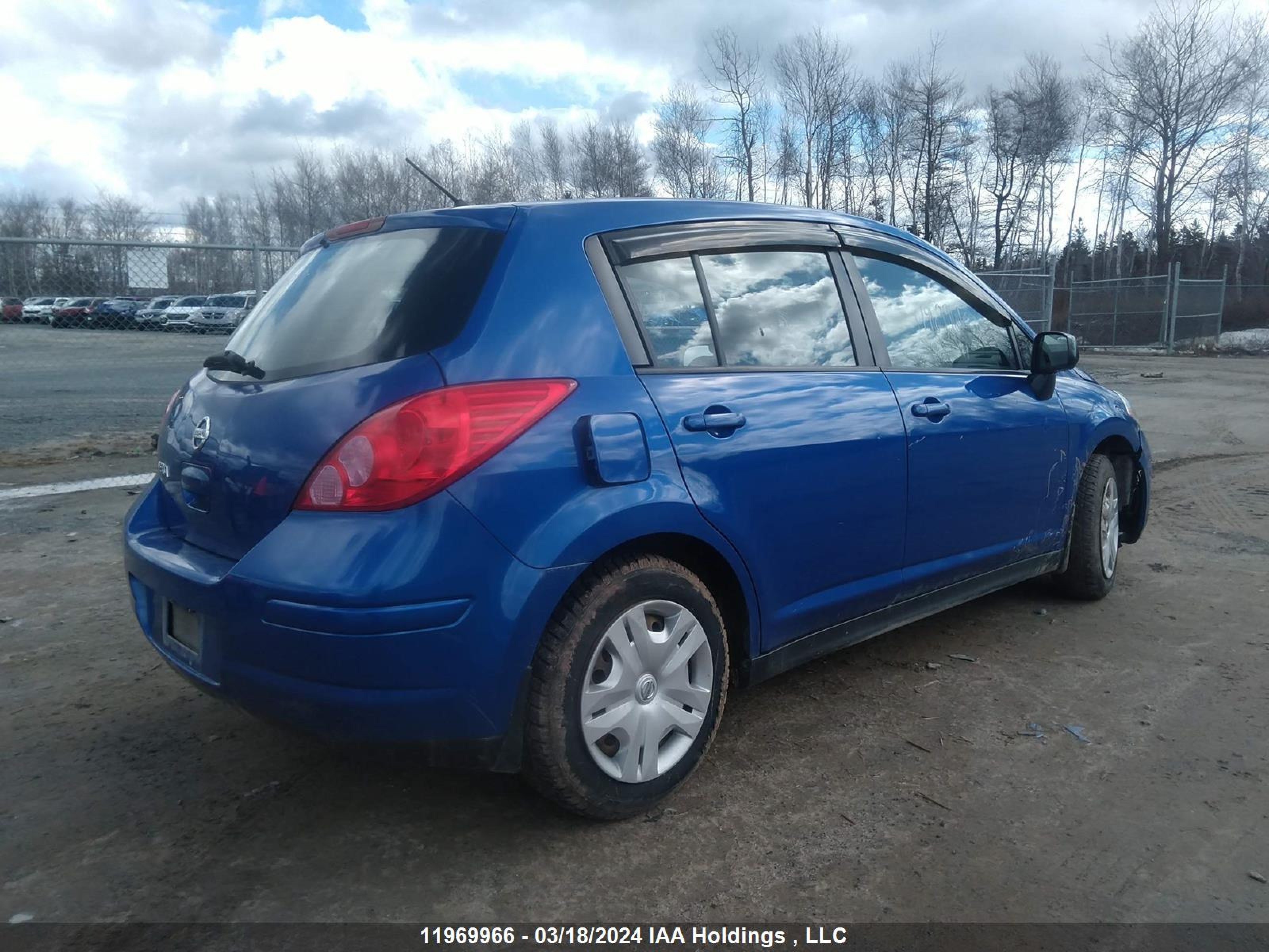 Photo 3 VIN: 3N1BC1CP1BL496370 - NISSAN VERSA 