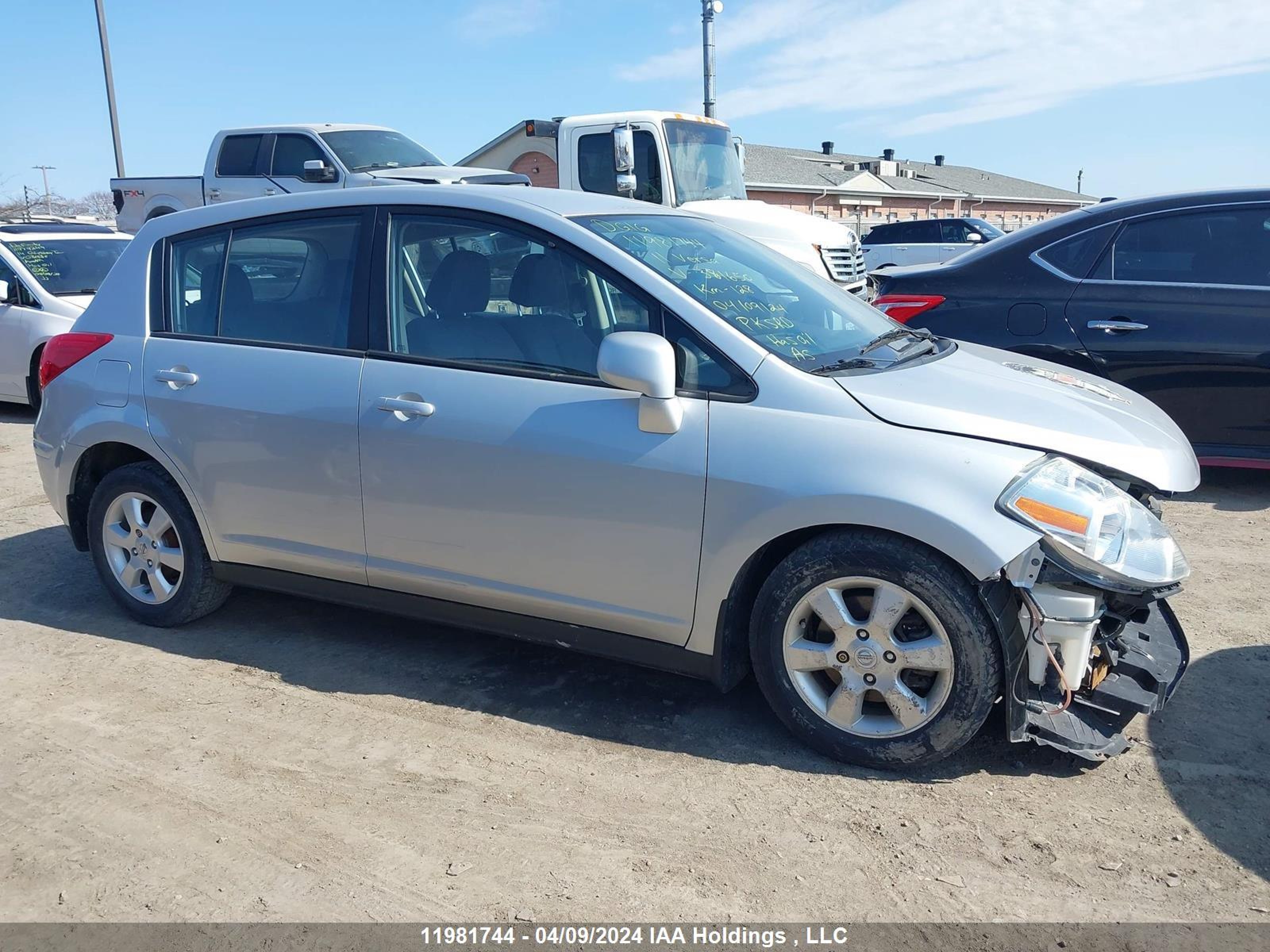 Photo 13 VIN: 3N1BC1CP2BL381650 - NISSAN VERSA 