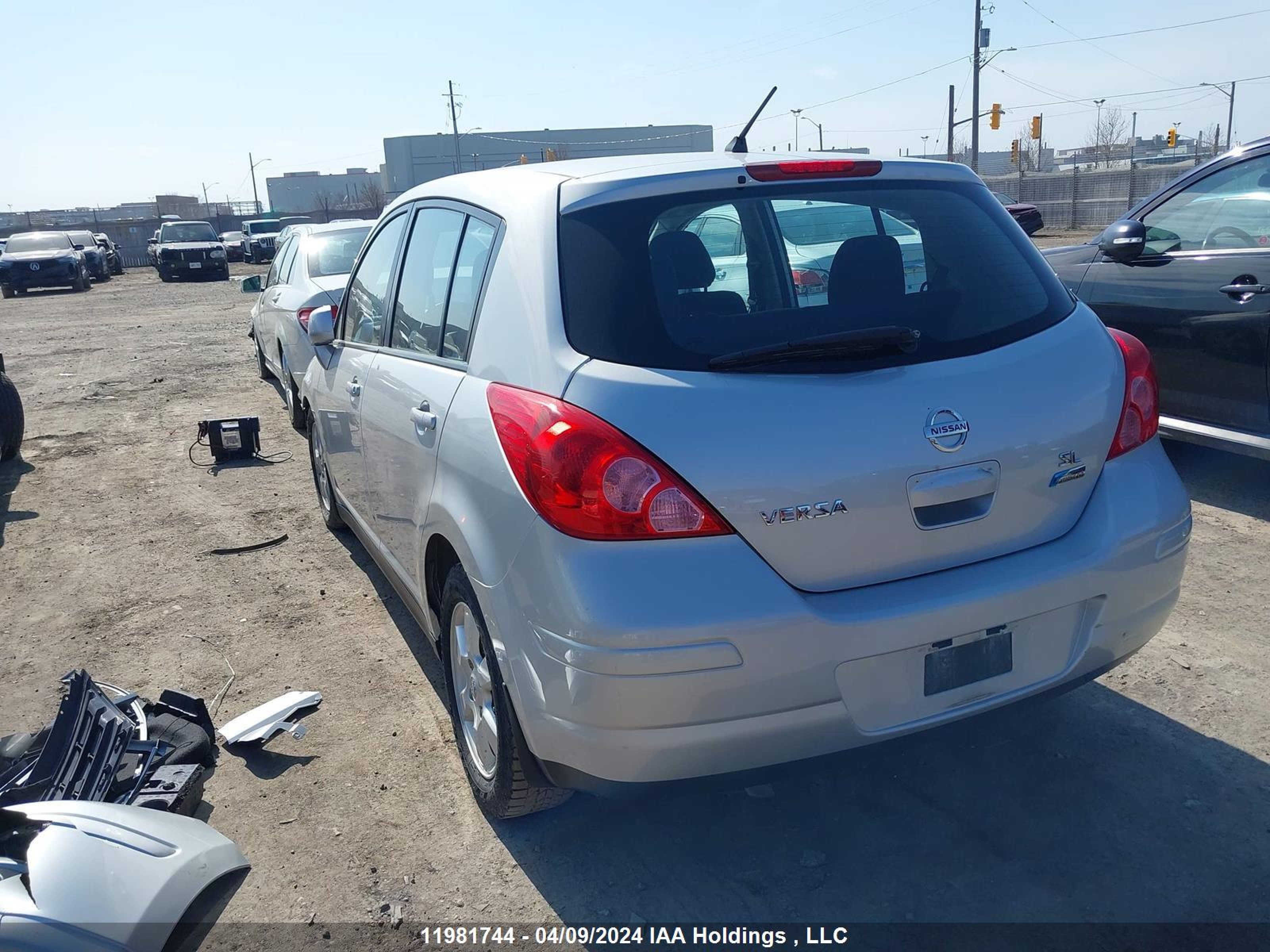 Photo 2 VIN: 3N1BC1CP2BL381650 - NISSAN VERSA 