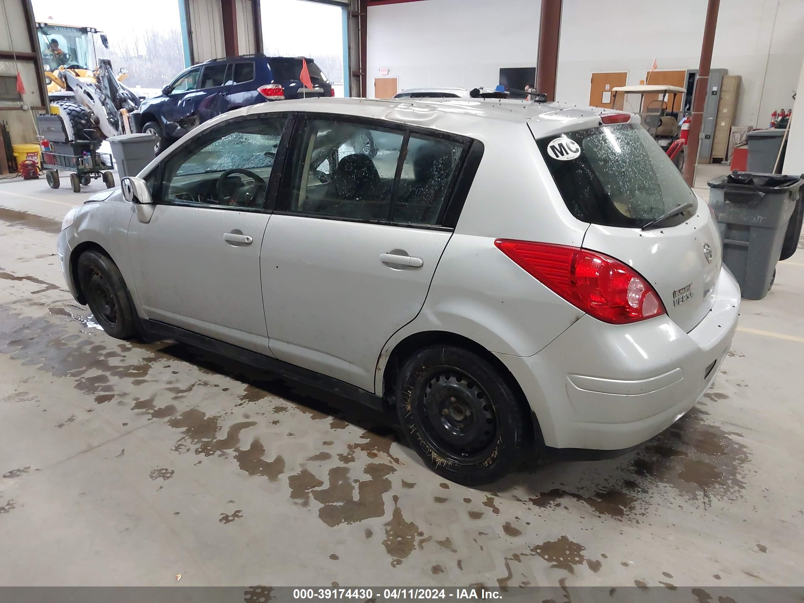 Photo 2 VIN: 3N1BC1CP2BL425274 - NISSAN VERSA 