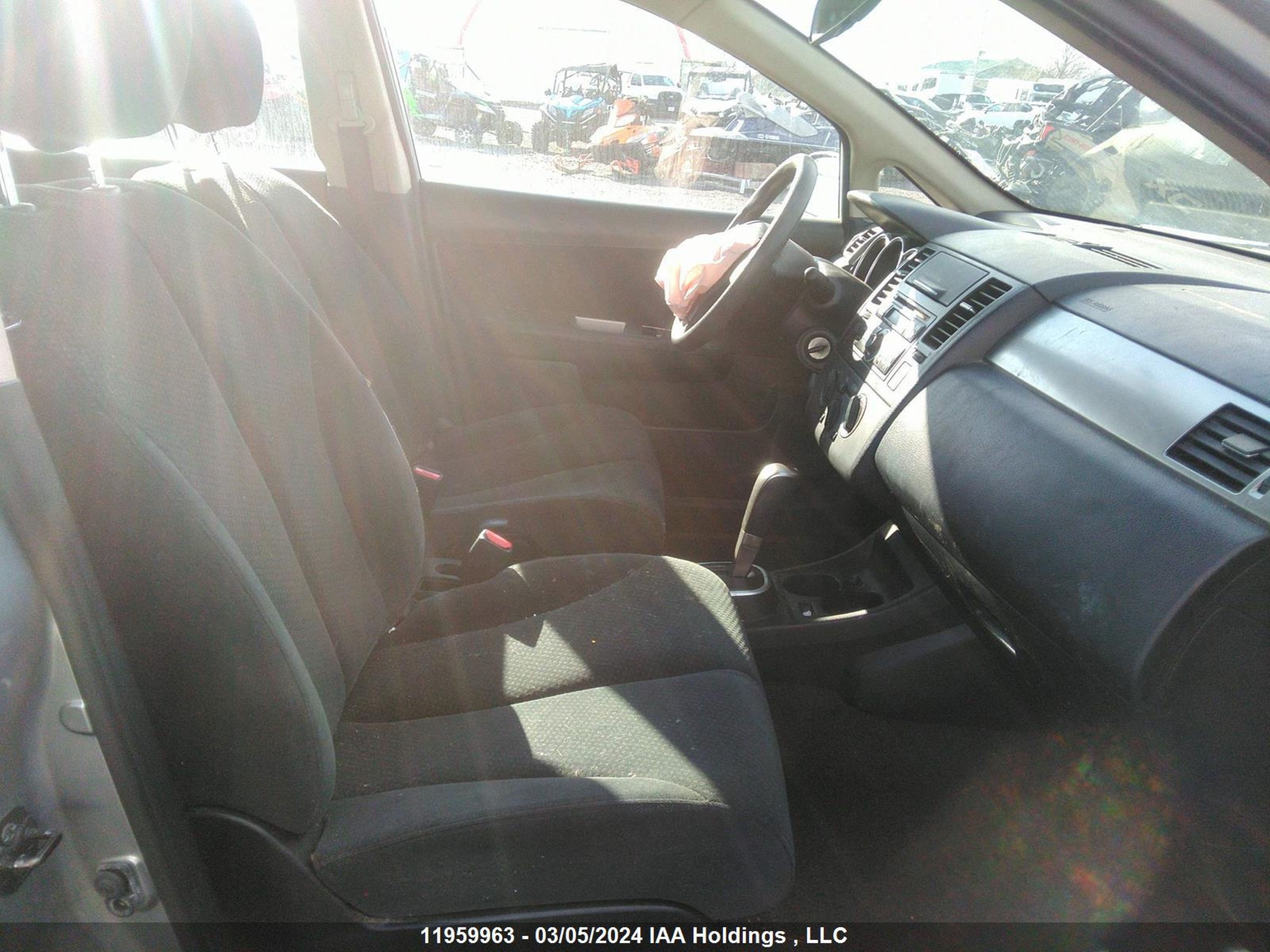 Photo 4 VIN: 3N1BC1CP2BL460090 - NISSAN VERSA 