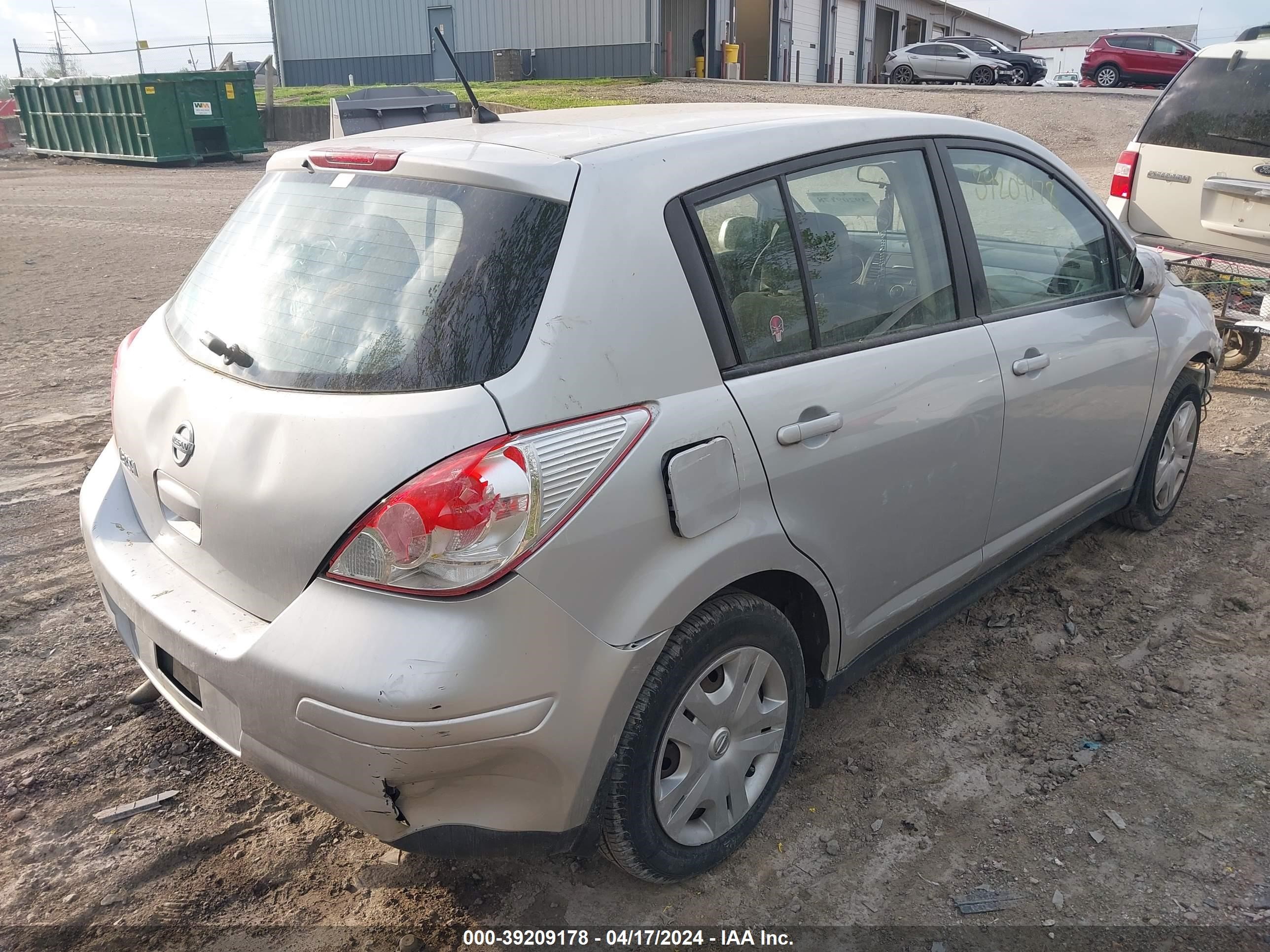 Photo 11 VIN: 3N1BC1CP2BL472756 - NISSAN VERSA 