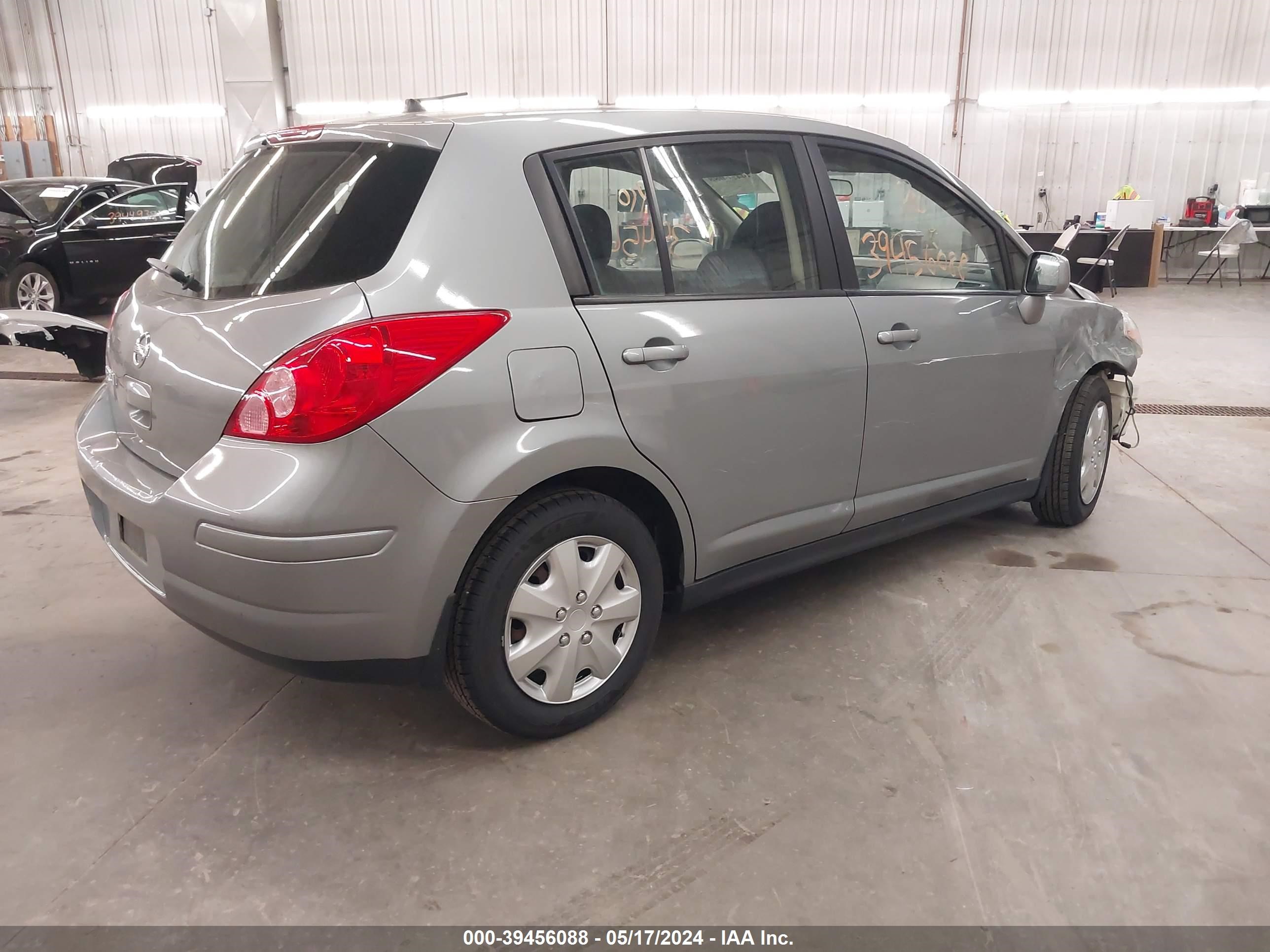 Photo 3 VIN: 3N1BC1CP3AL435732 - NISSAN VERSA 