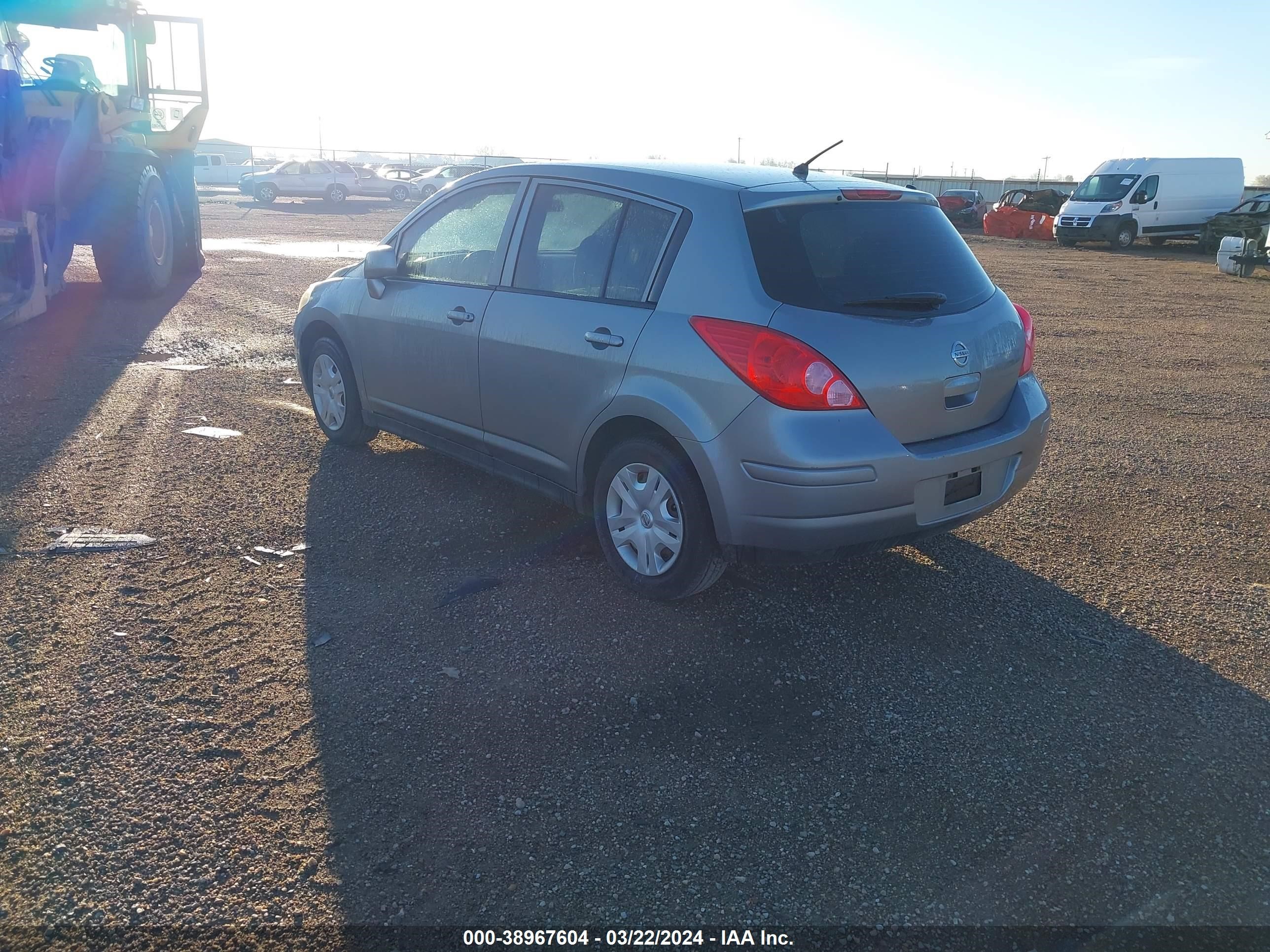 Photo 2 VIN: 3N1BC1CP3BL498654 - NISSAN VERSA 