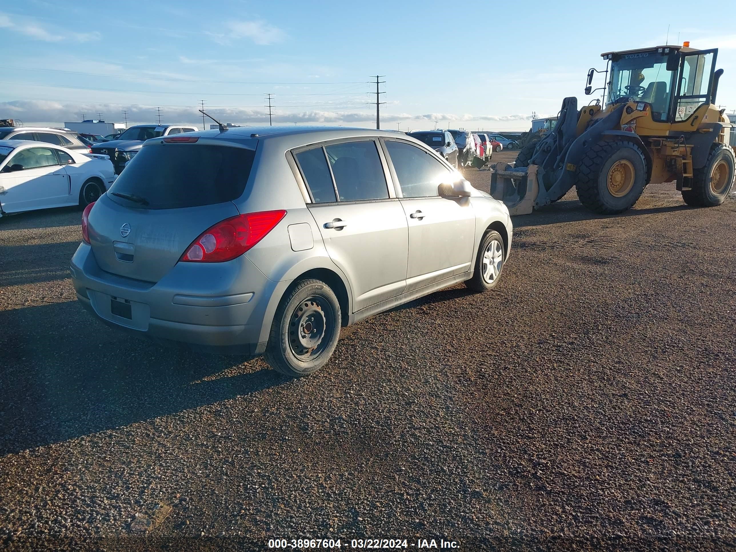 Photo 3 VIN: 3N1BC1CP3BL498654 - NISSAN VERSA 