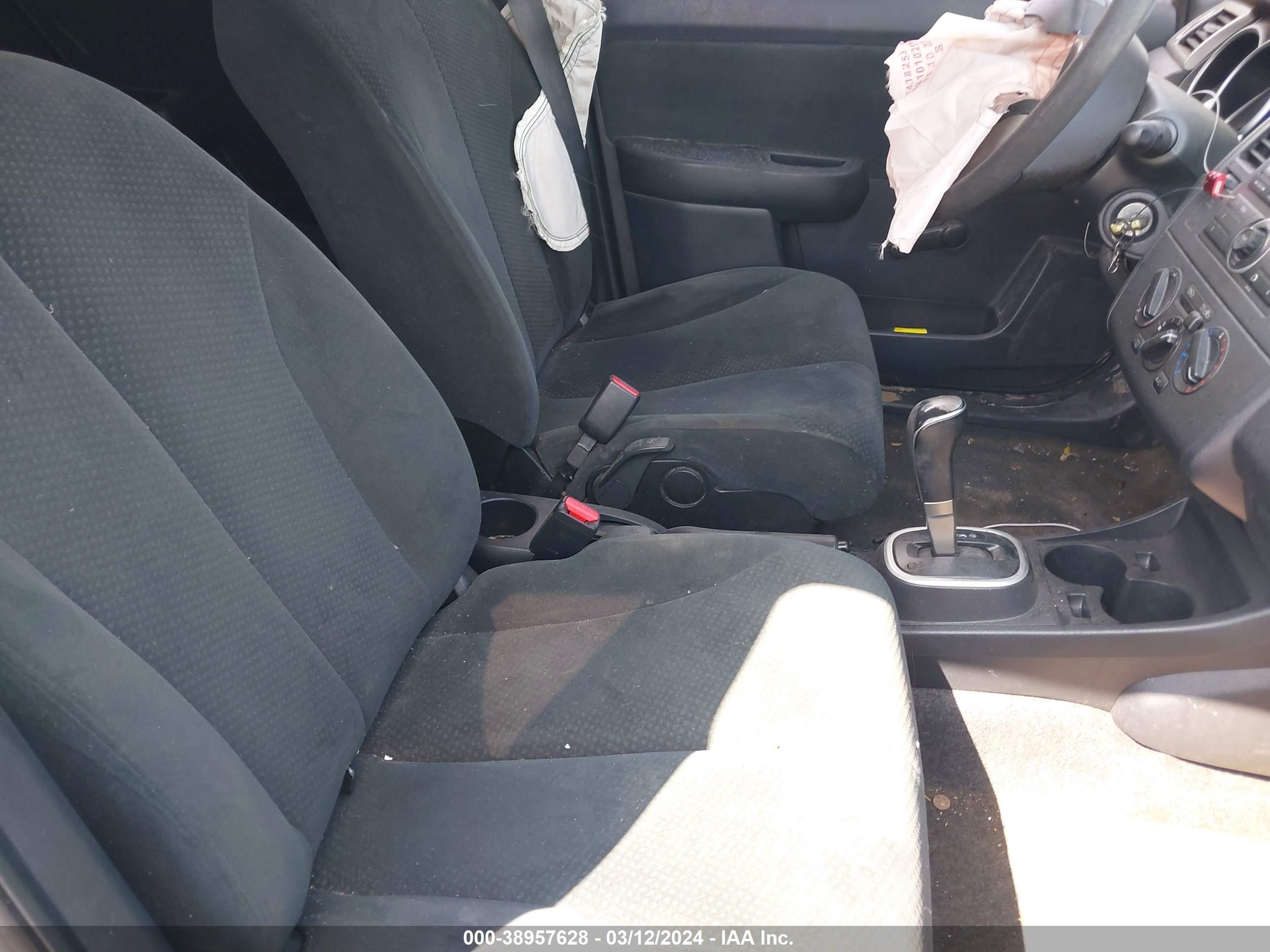 Photo 4 VIN: 3N1BC1CP4BL430881 - NISSAN VERSA 