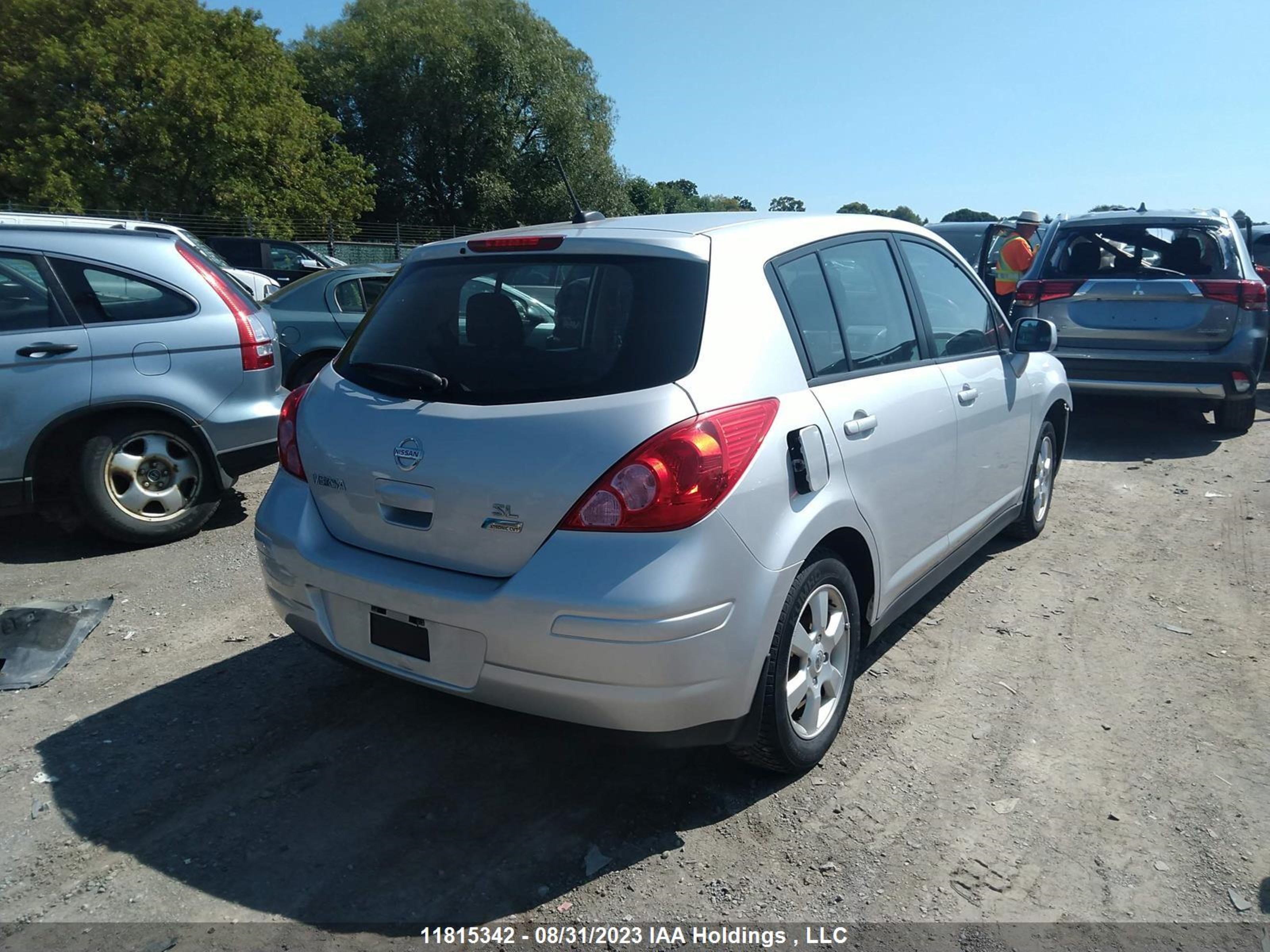 Photo 3 VIN: 3N1BC1CP4BL484634 - NISSAN VERSA 