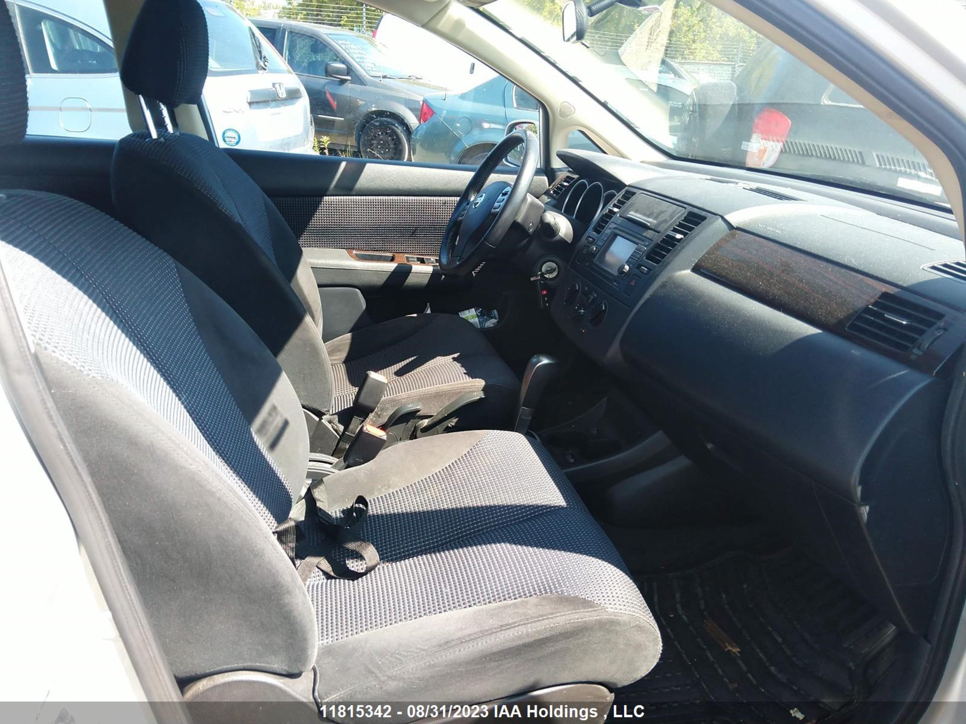 Photo 4 VIN: 3N1BC1CP4BL484634 - NISSAN VERSA 