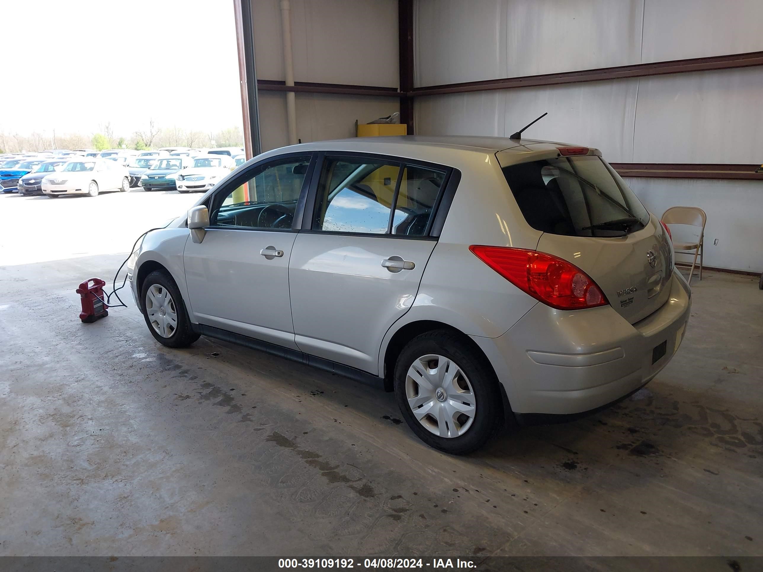 Photo 2 VIN: 3N1BC1CP4CK198256 - NISSAN VERSA 