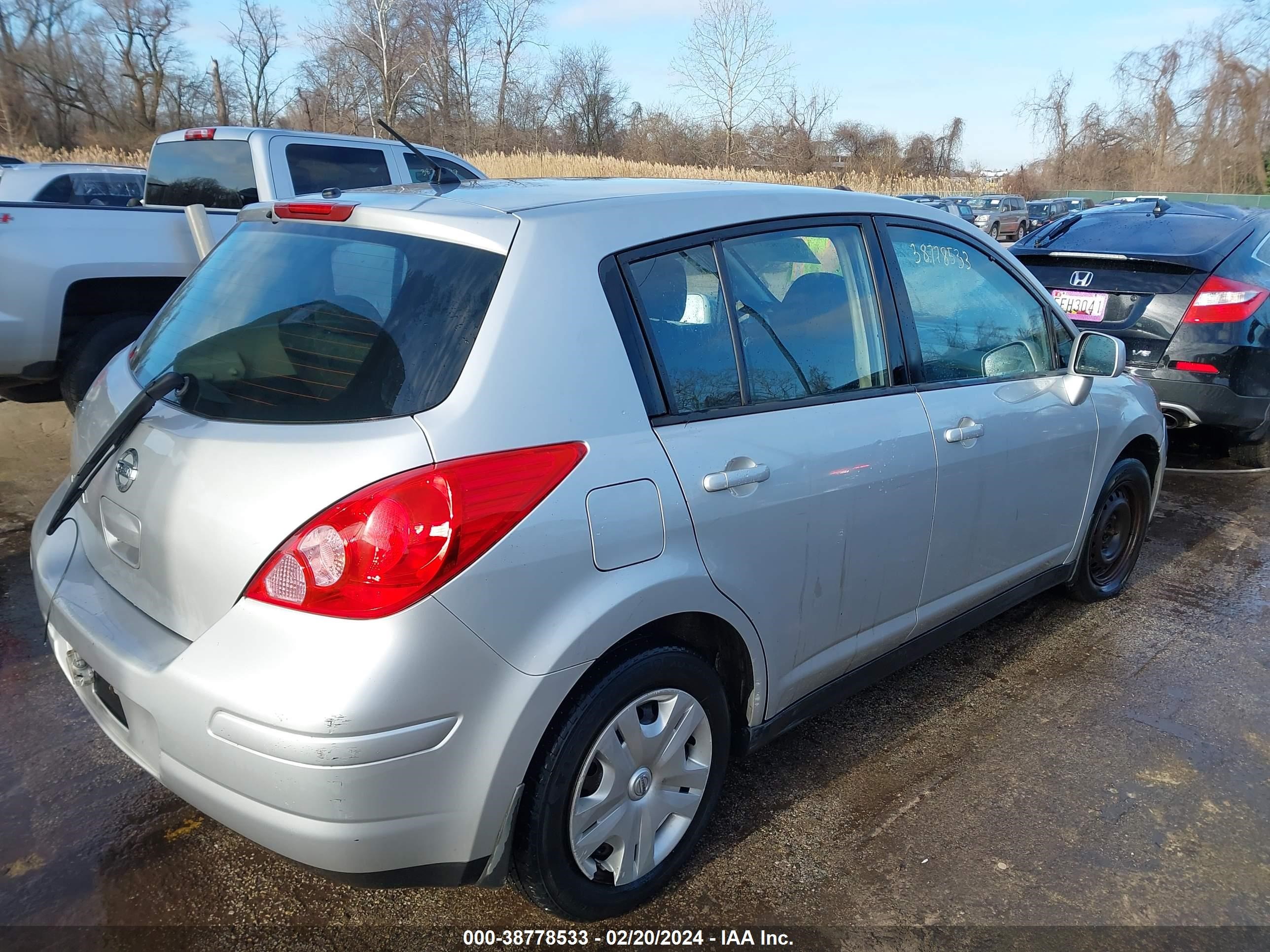 Photo 3 VIN: 3N1BC1CP5AL425879 - NISSAN VERSA 