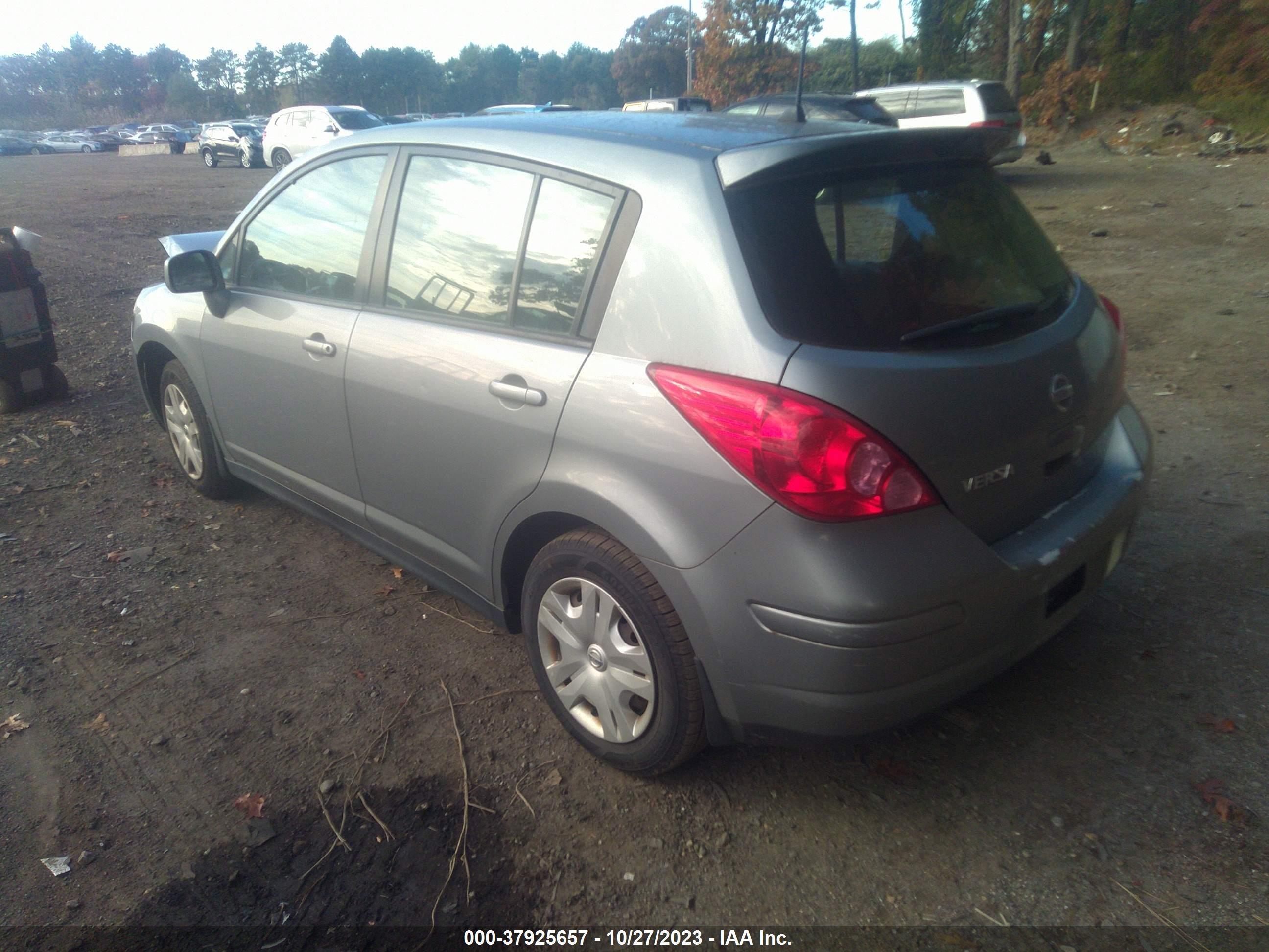 Photo 2 VIN: 3N1BC1CP7AL420246 - NISSAN VERSA 