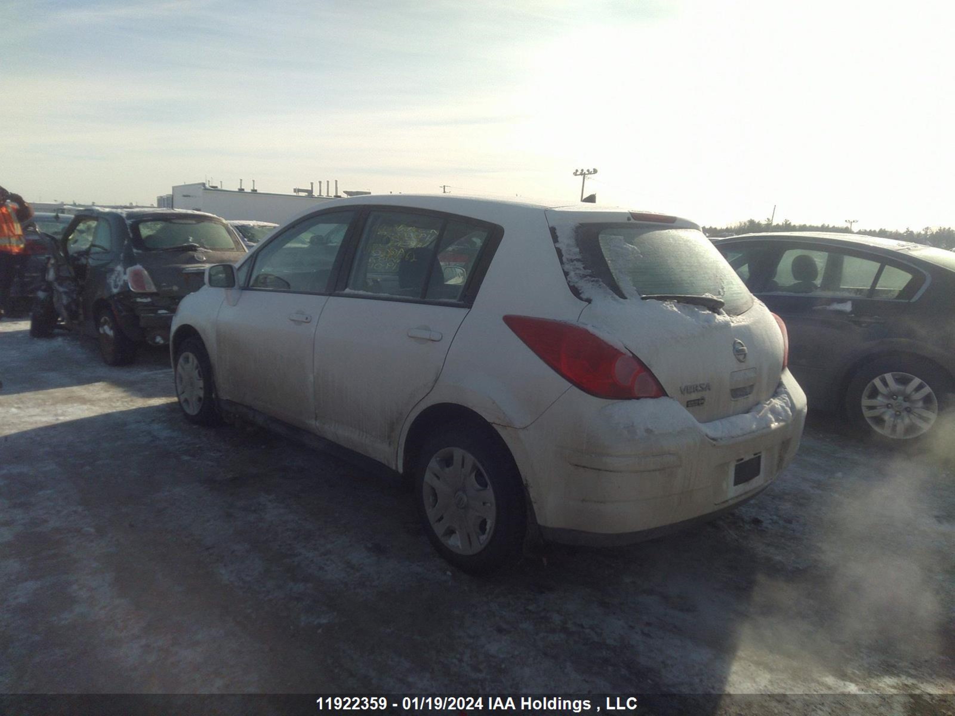 Photo 2 VIN: 3N1BC1CP7AL466062 - NISSAN VERSA 