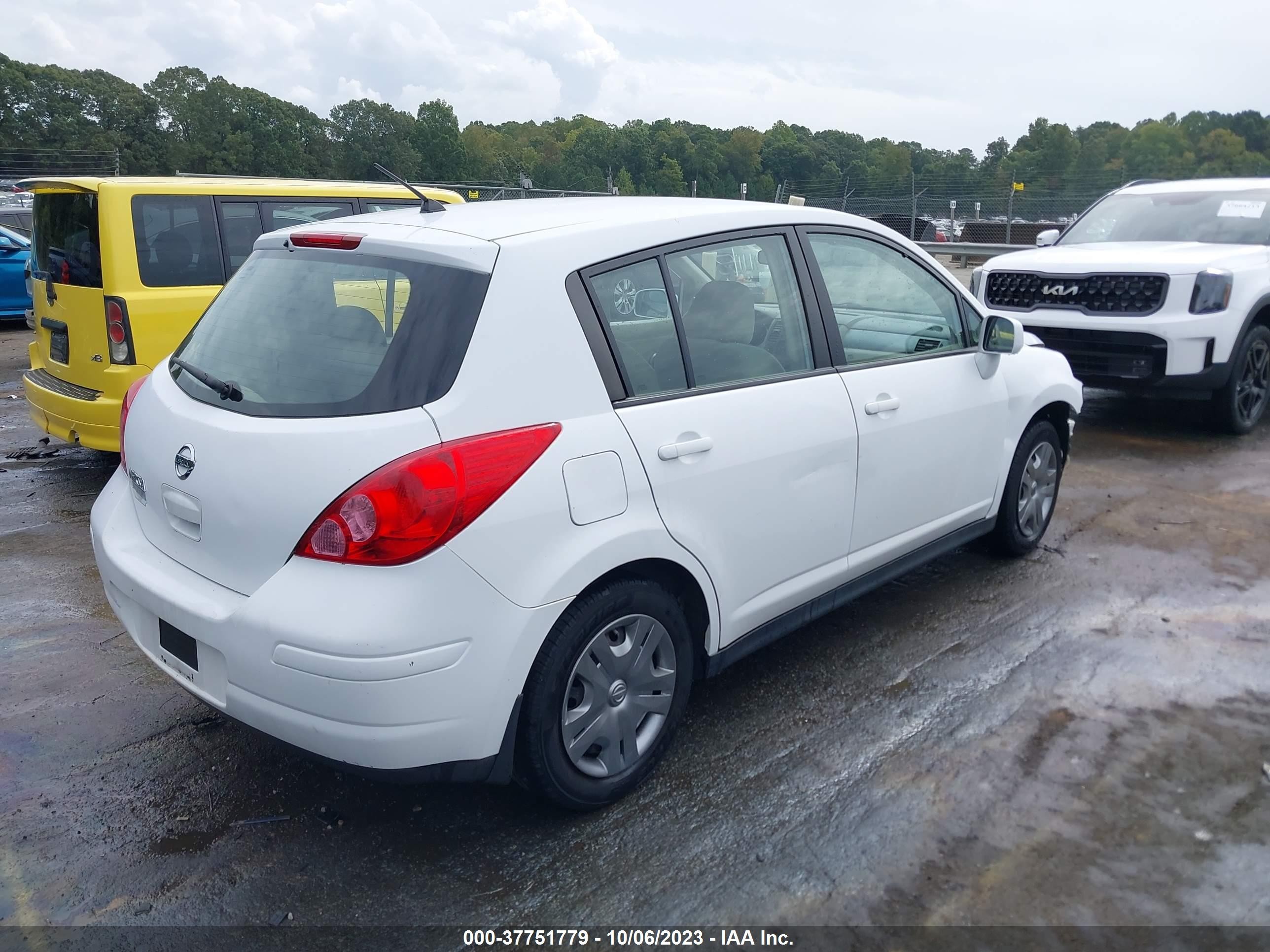 Photo 3 VIN: 3N1BC1CP8AL421339 - NISSAN VERSA 