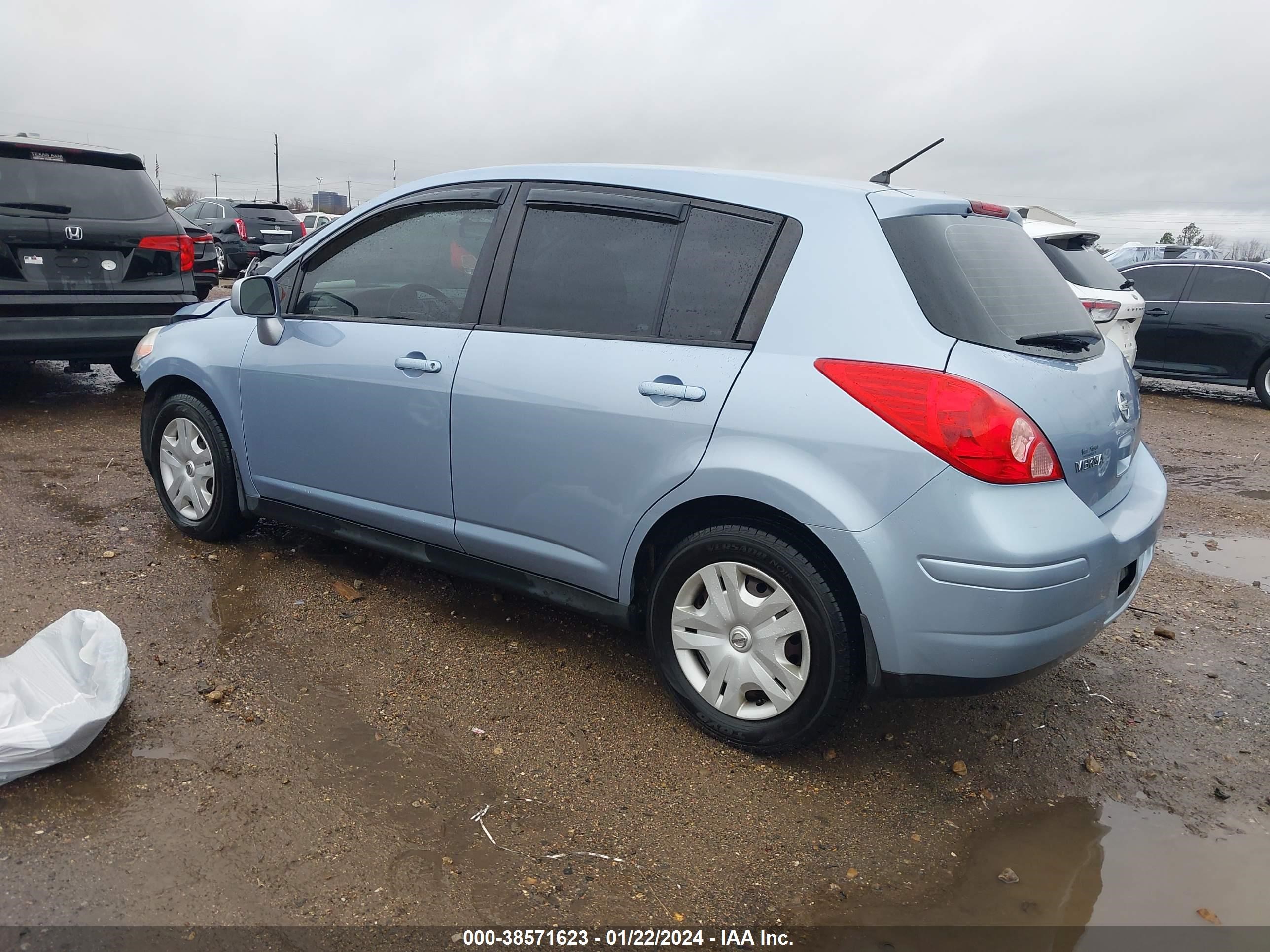 Photo 2 VIN: 3N1BC1CPXBL404933 - NISSAN VERSA 