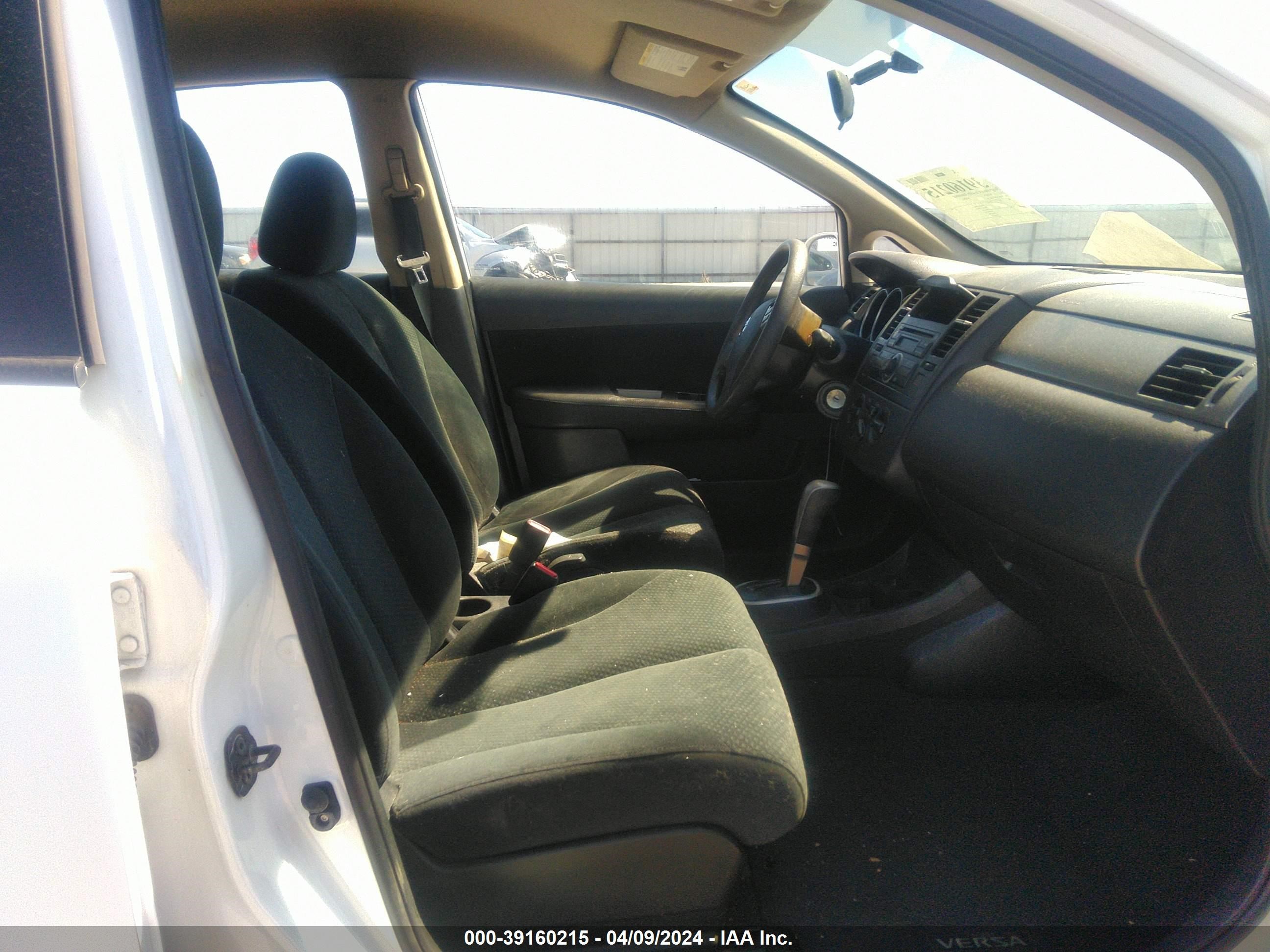 Photo 4 VIN: 3N1BC1CPXBL443196 - NISSAN VERSA 