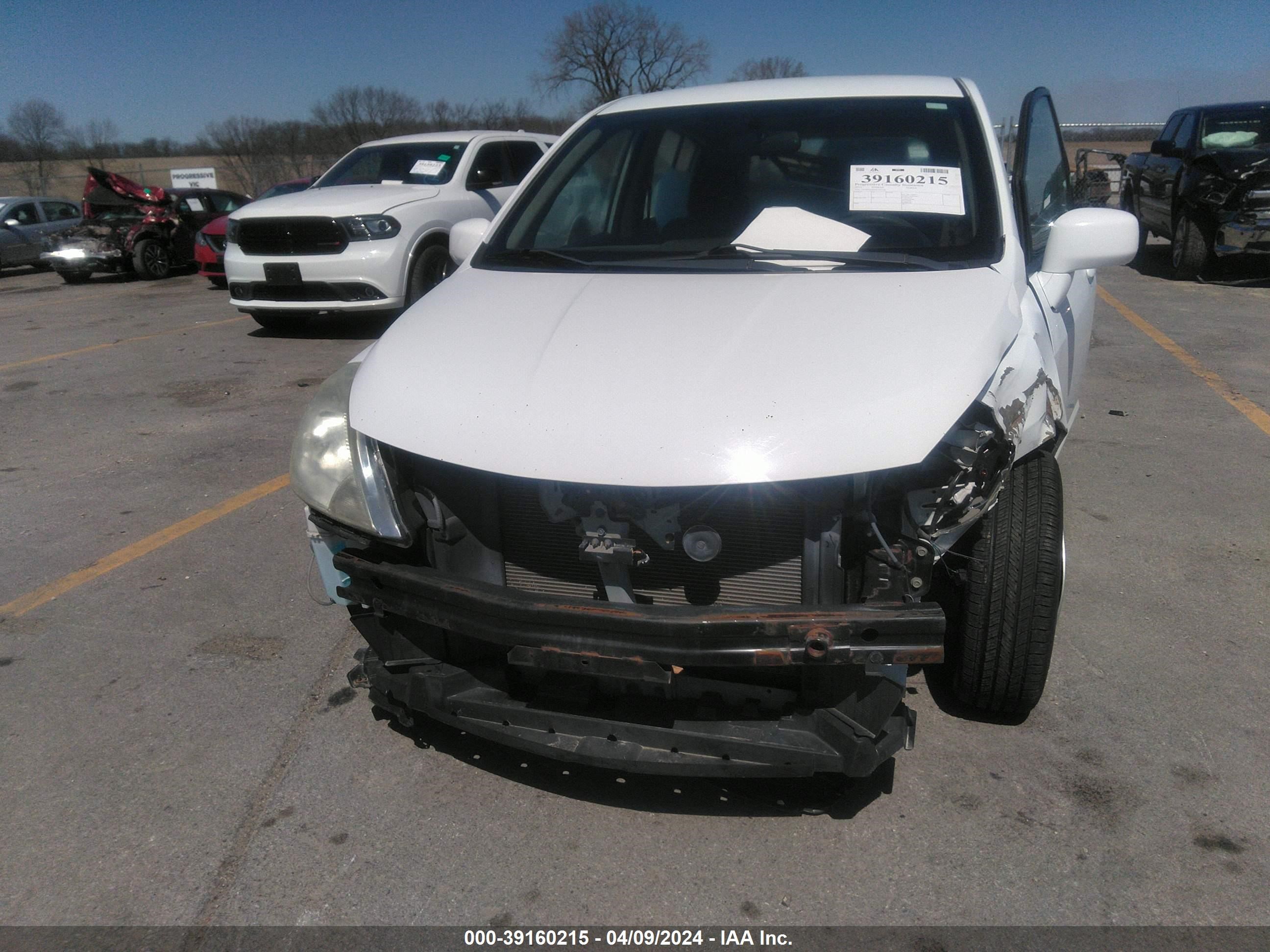 Photo 5 VIN: 3N1BC1CPXBL443196 - NISSAN VERSA 