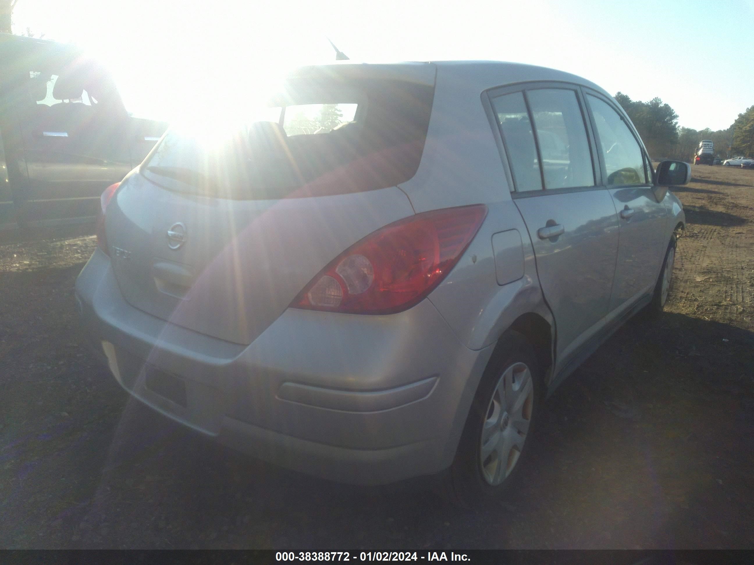 Photo 3 VIN: 3N1BC1CPXCK292688 - NISSAN VERSA 