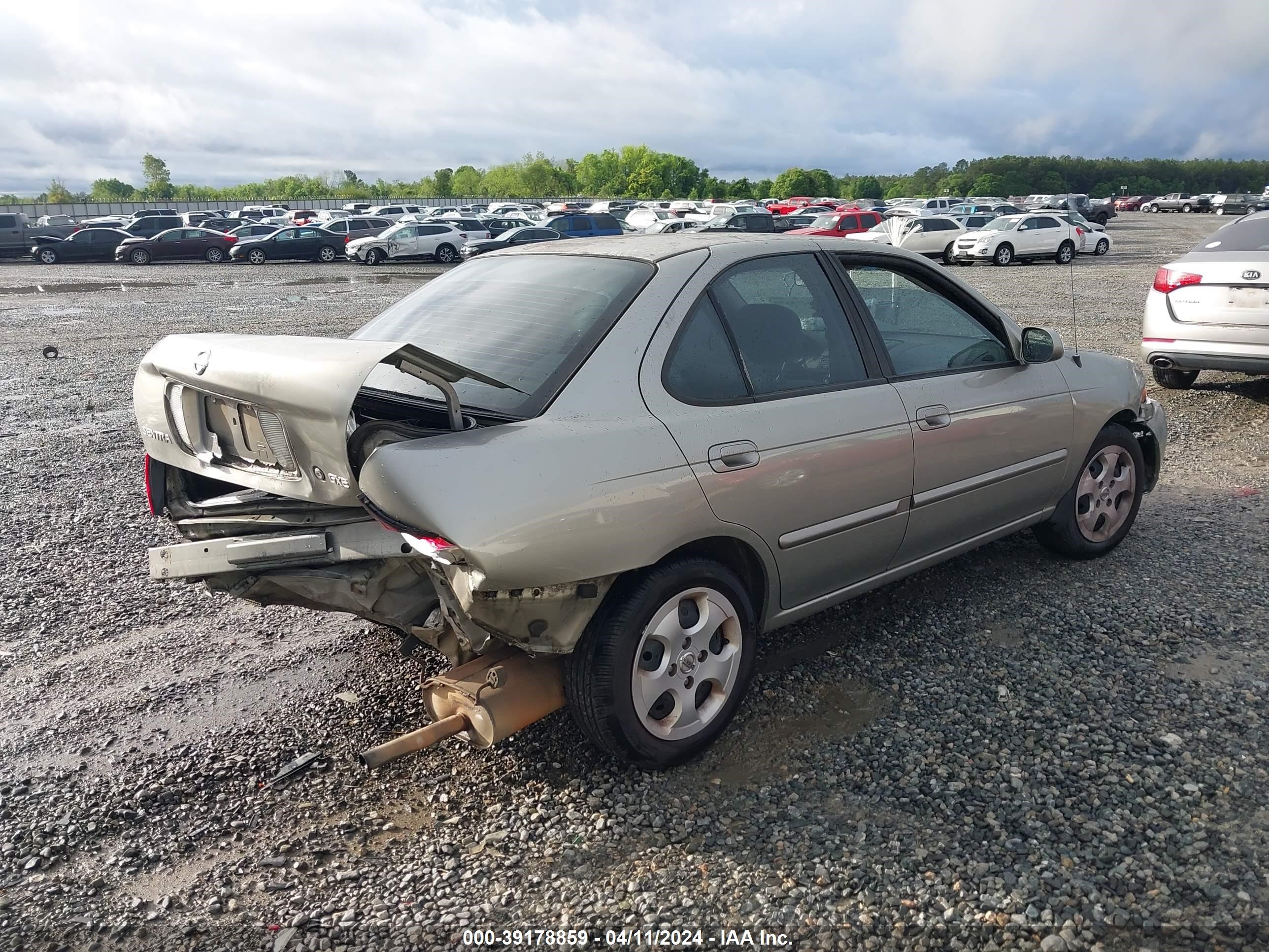 Photo 3 VIN: 3N1CB51D03L784275 - NISSAN SENTRA 