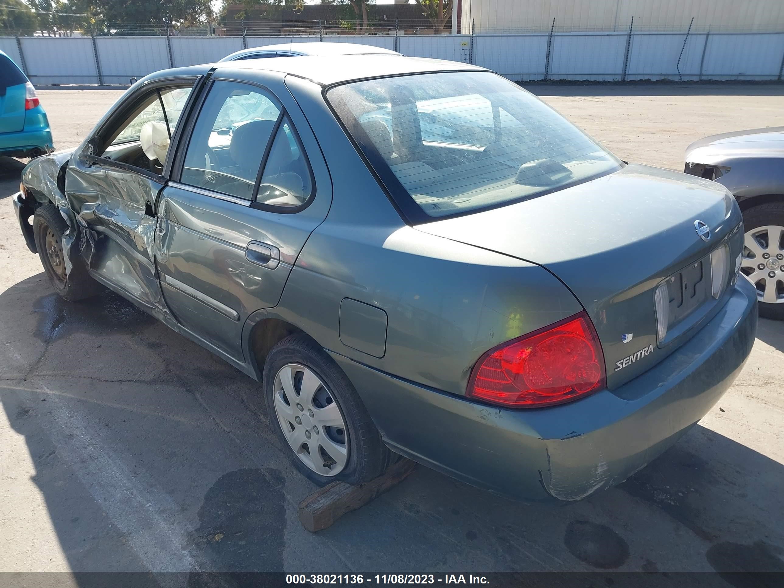 Photo 2 VIN: 3N1CB51D05L520055 - NISSAN SENTRA 