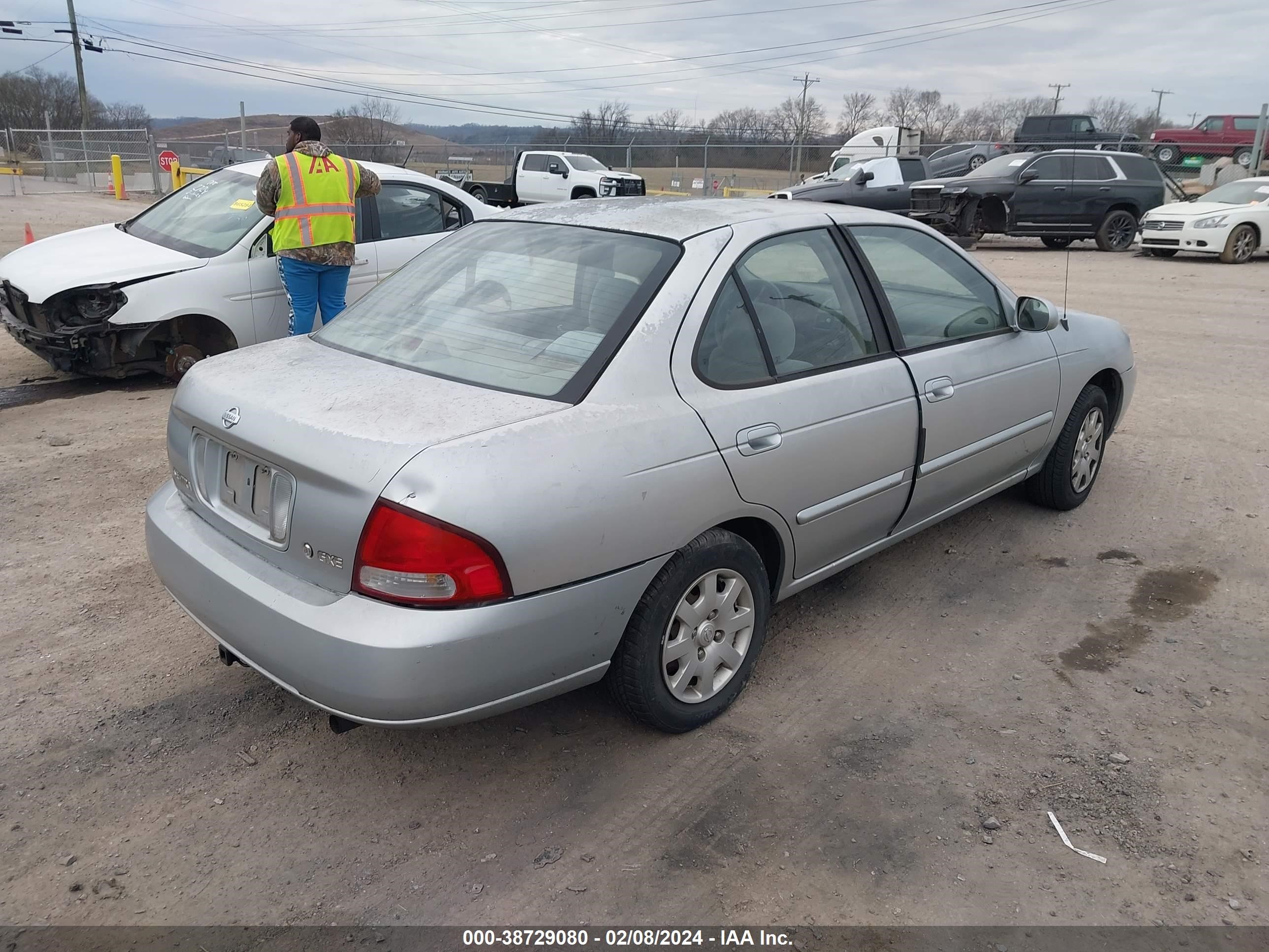 Photo 3 VIN: 3N1CB51D22L605104 - NISSAN SENTRA 