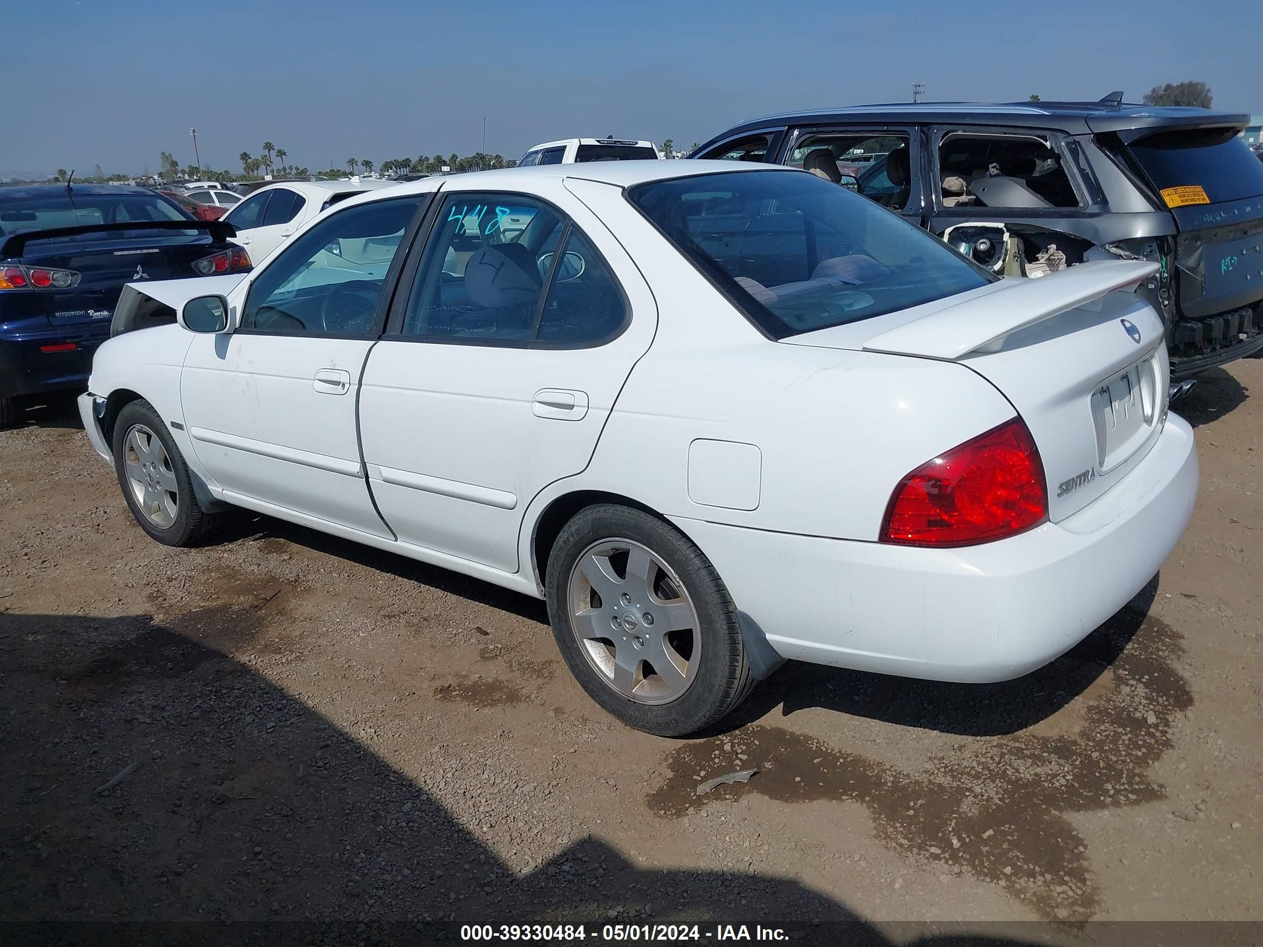 Photo 2 VIN: 3N1CB51D25L561951 - NISSAN SENTRA 