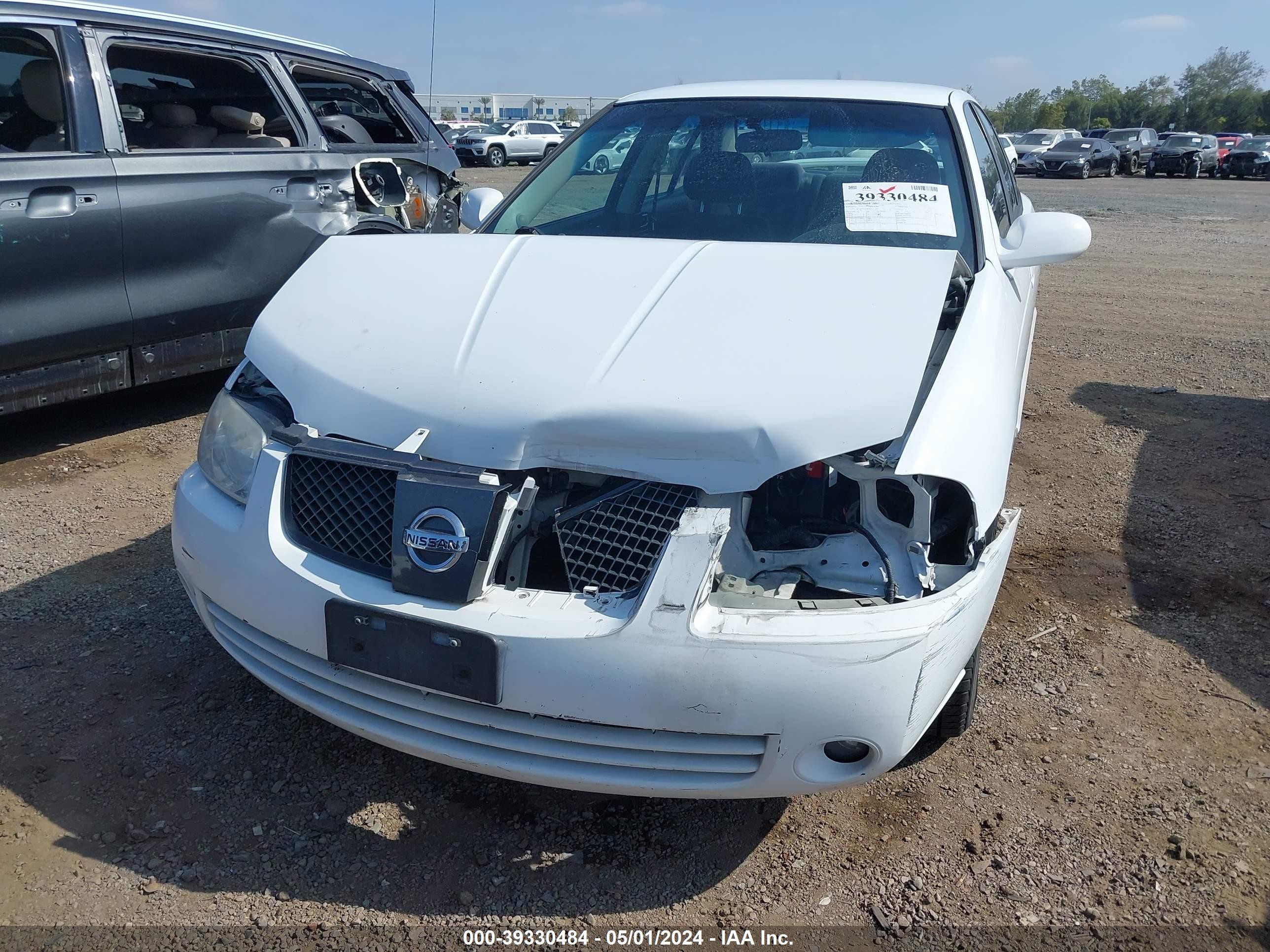 Photo 5 VIN: 3N1CB51D25L561951 - NISSAN SENTRA 