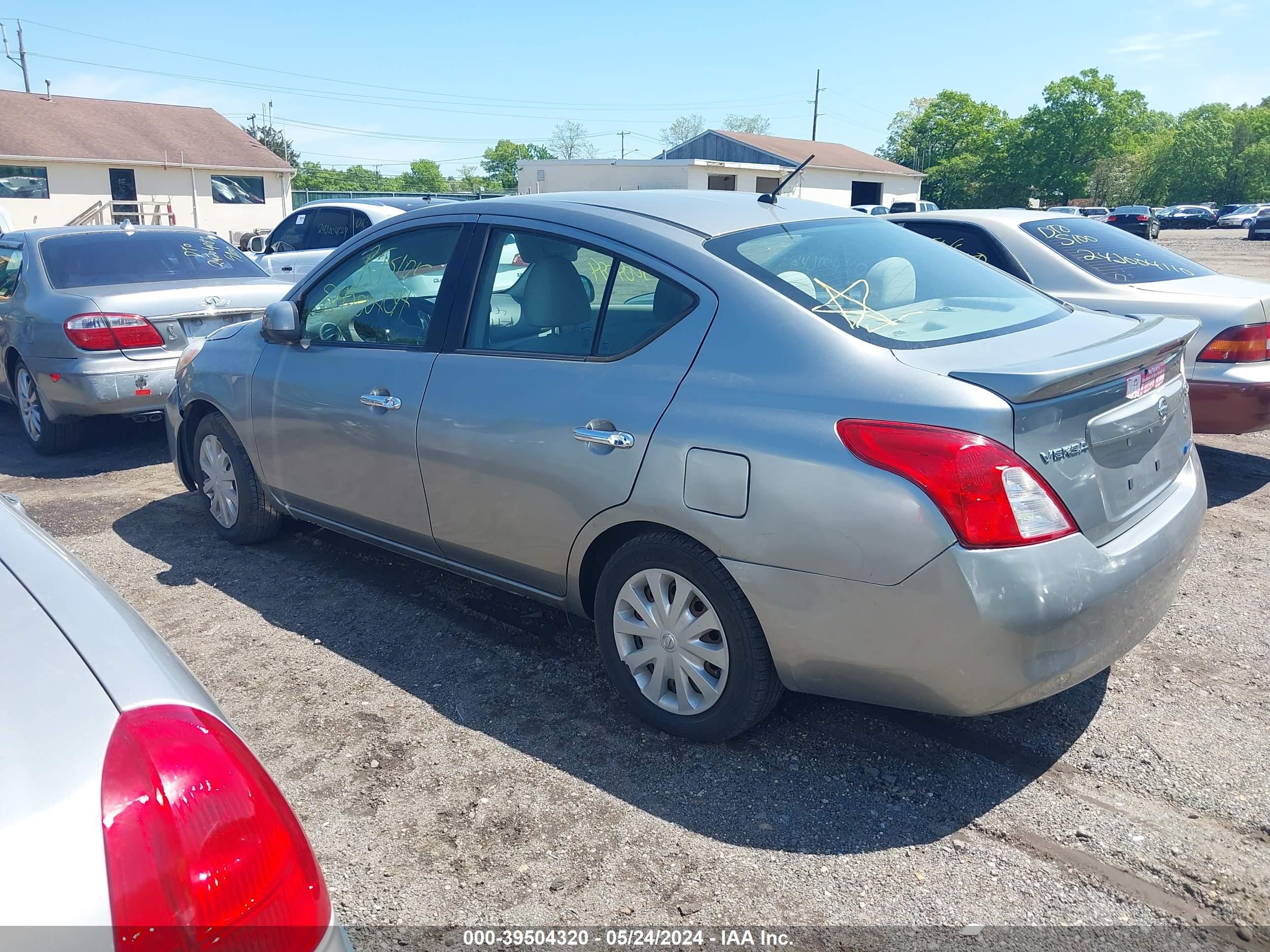 Photo 2 VIN: 3N1CB51D35L485897 - NISSAN SENTRA 