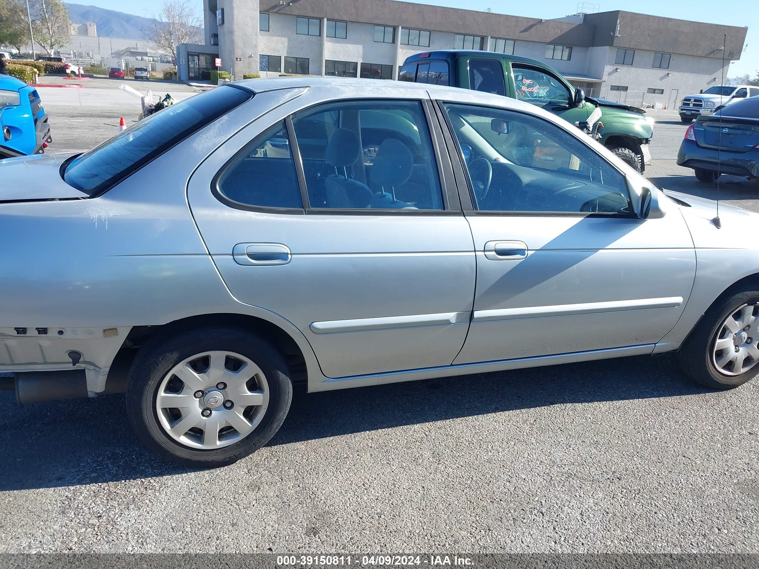 Photo 12 VIN: 3N1CB51D62L623010 - NISSAN SENTRA 