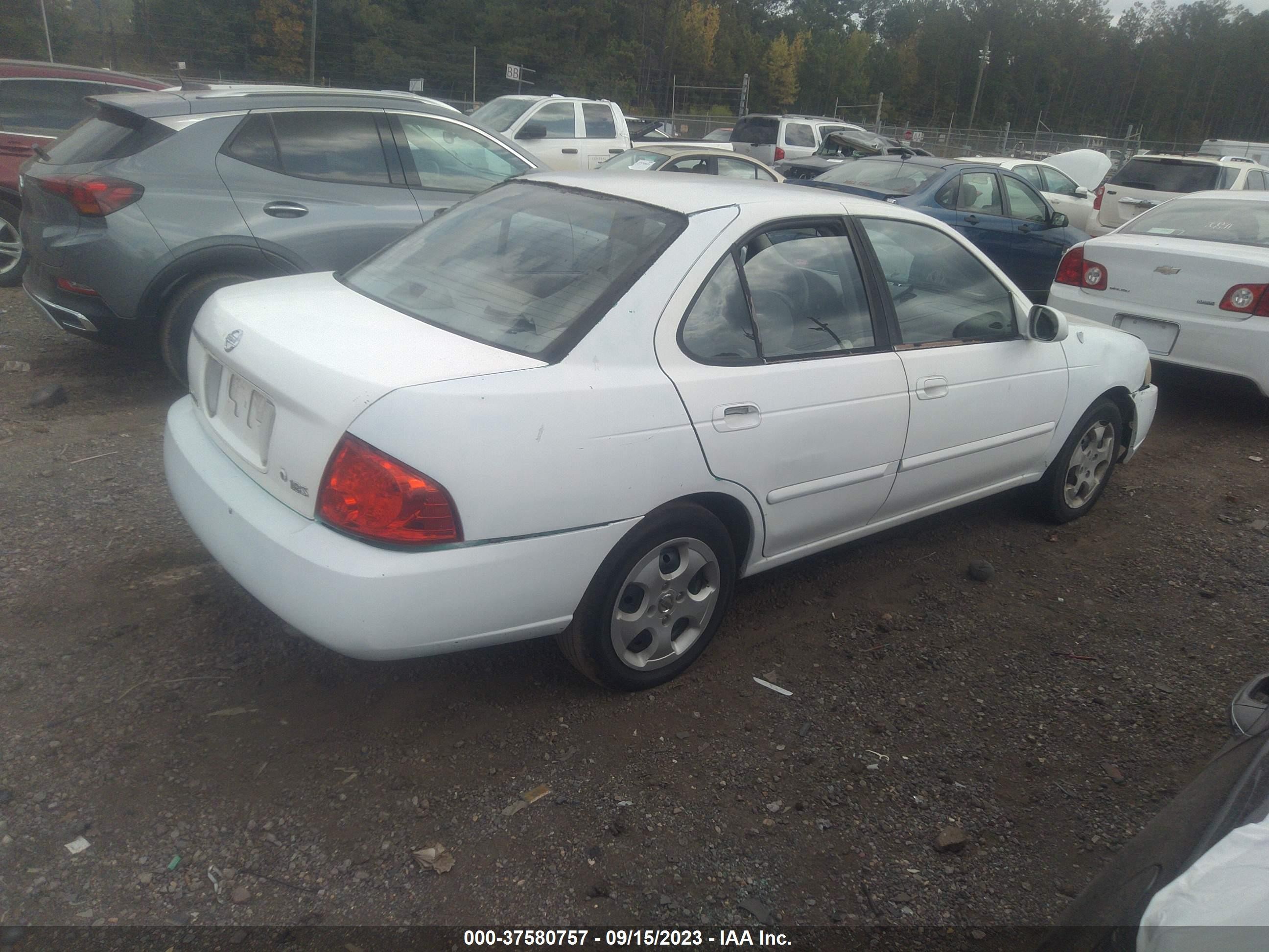 Photo 3 VIN: 3N1CB51D65L486039 - NISSAN SENTRA 