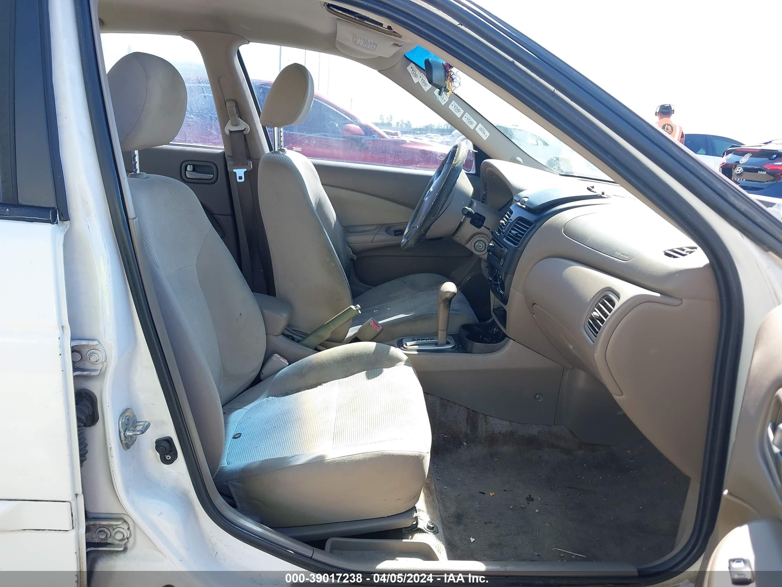 Photo 4 VIN: 3N1CB51D84L876297 - NISSAN SENTRA 