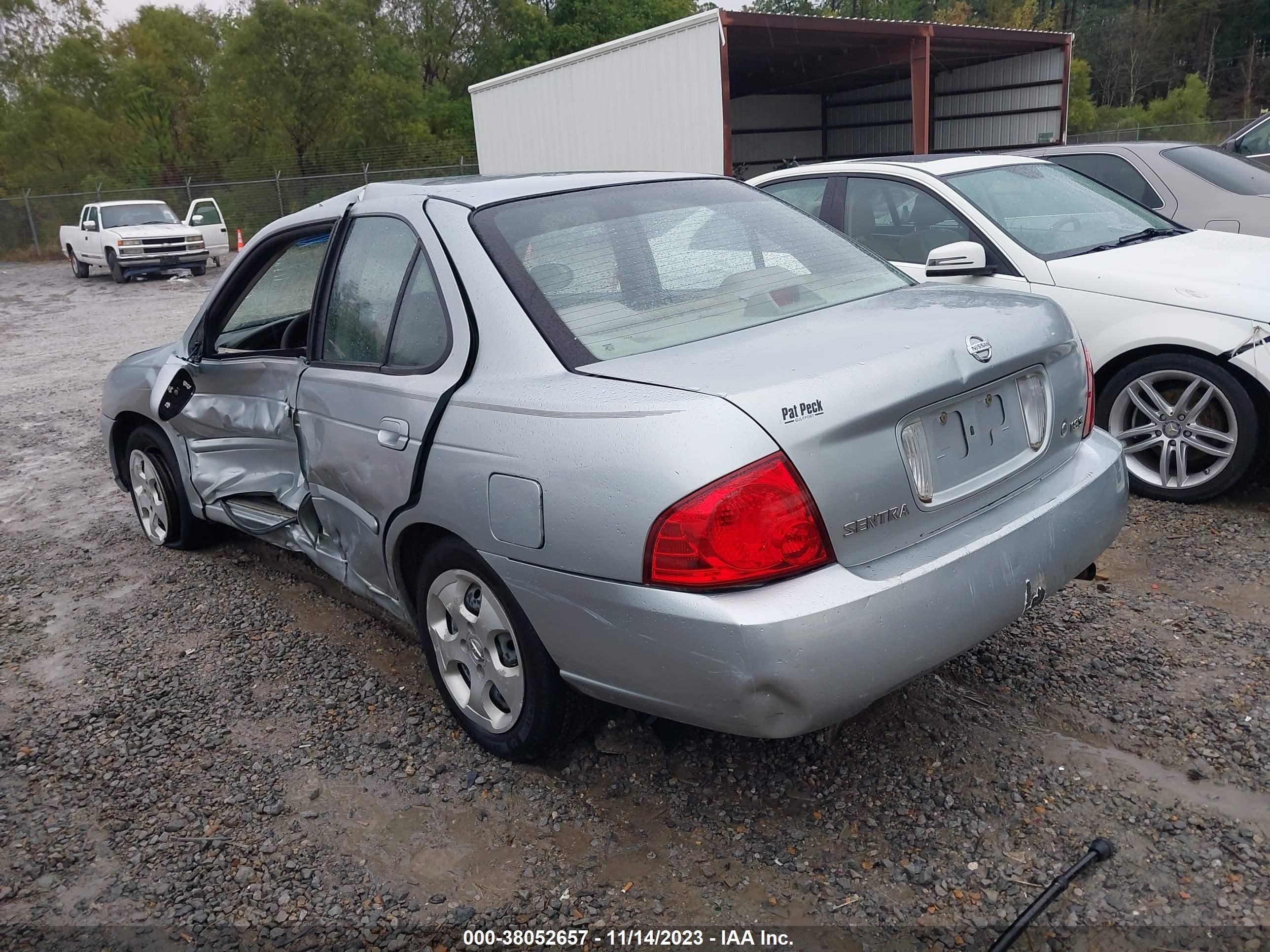 Photo 2 VIN: 3N1CB51DX4L827828 - NISSAN SENTRA 