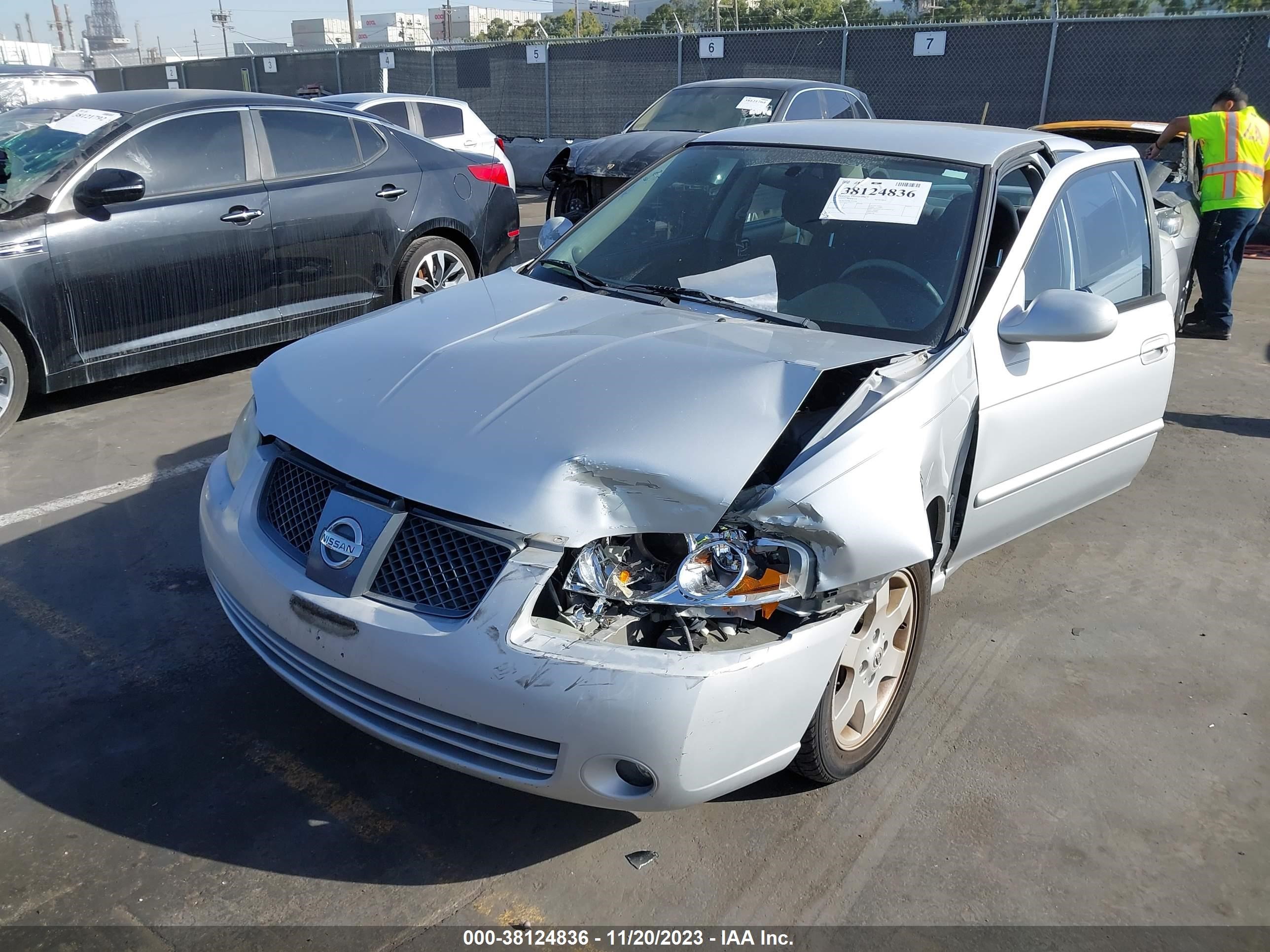 Photo 5 VIN: 3N1CB51DX6L555588 - NISSAN SENTRA 