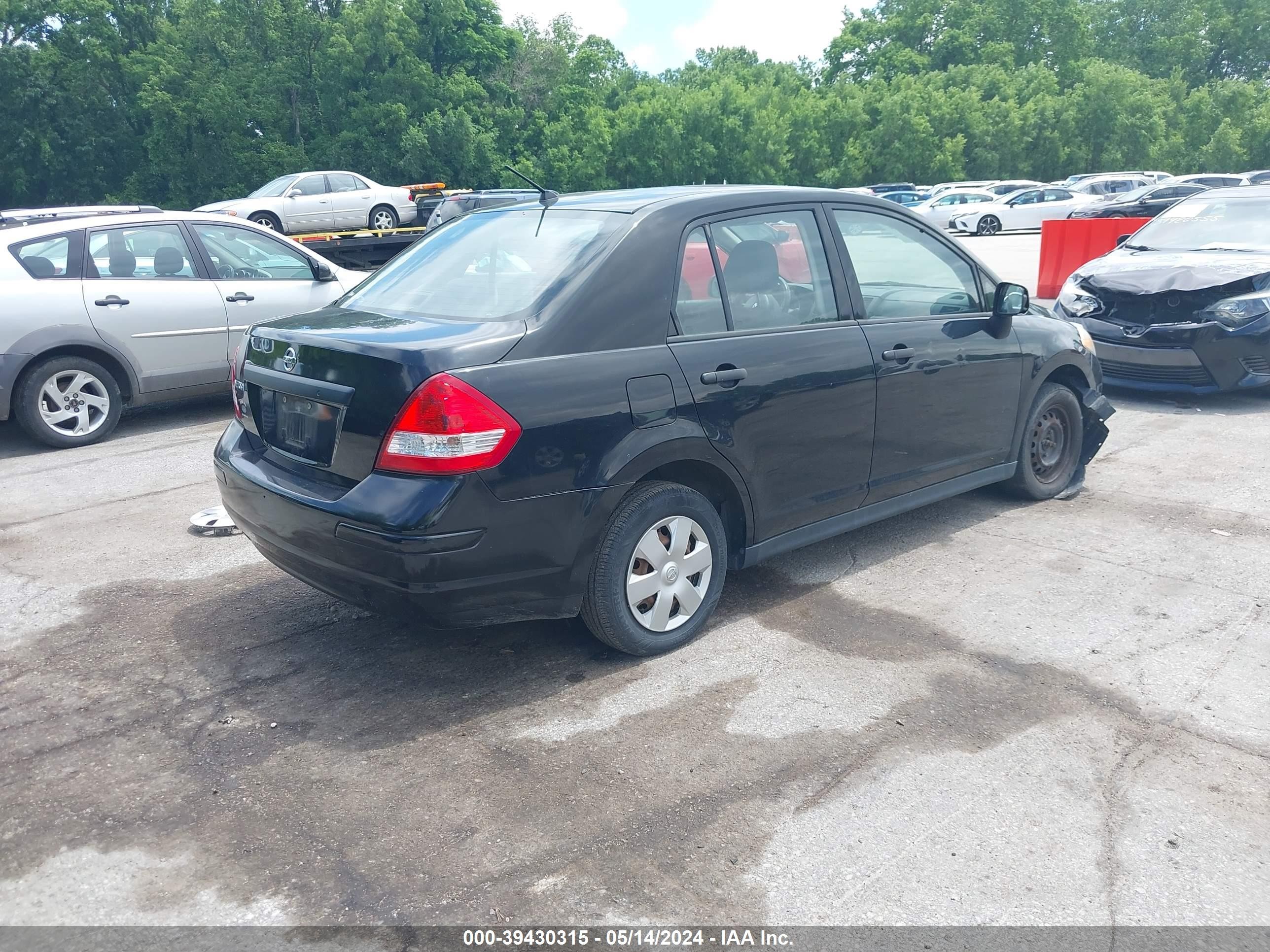 Photo 3 VIN: 3N1CC11E89L428874 - NISSAN VERSA 