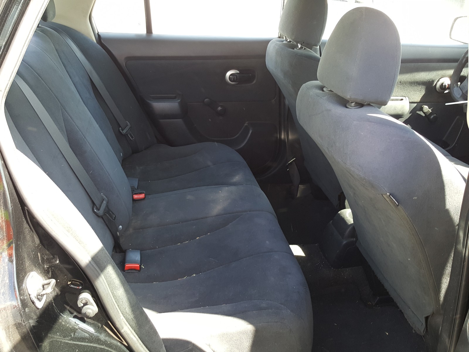 Photo 5 VIN: 3N1CC1AP0BL383808 - NISSAN VERSA S 