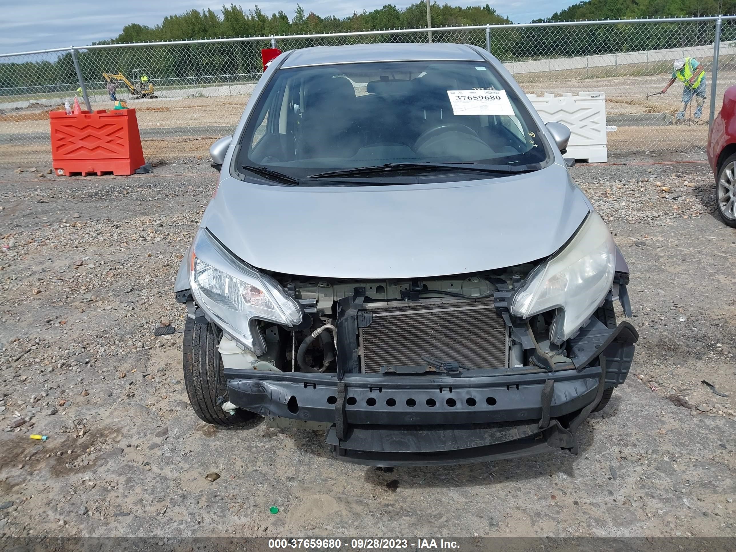 Photo 11 VIN: 3N1CE2CP0FL355283 - NISSAN VERSA 