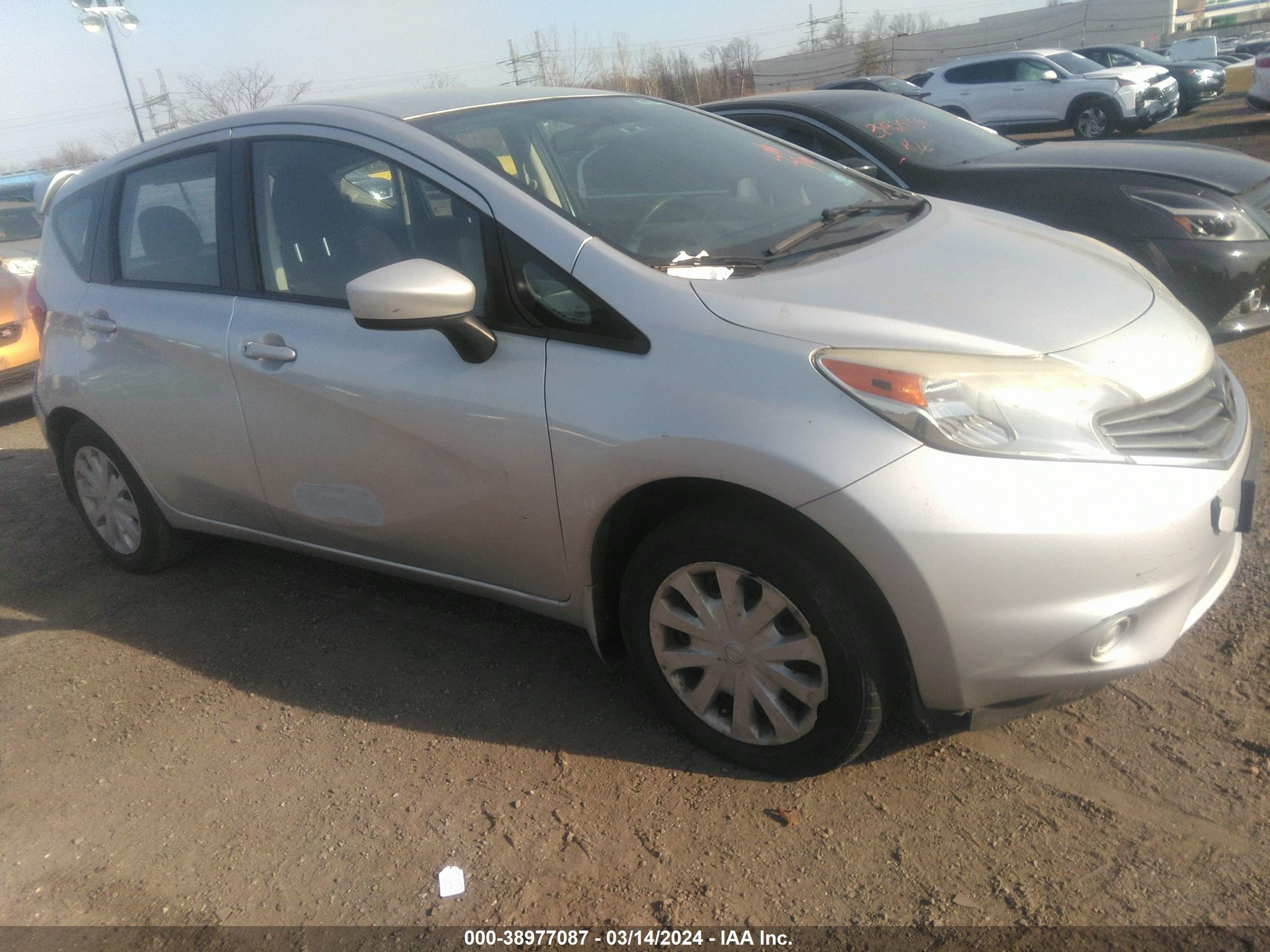 Photo 0 VIN: 3N1CE2CP0FL360063 - NISSAN VERSA 