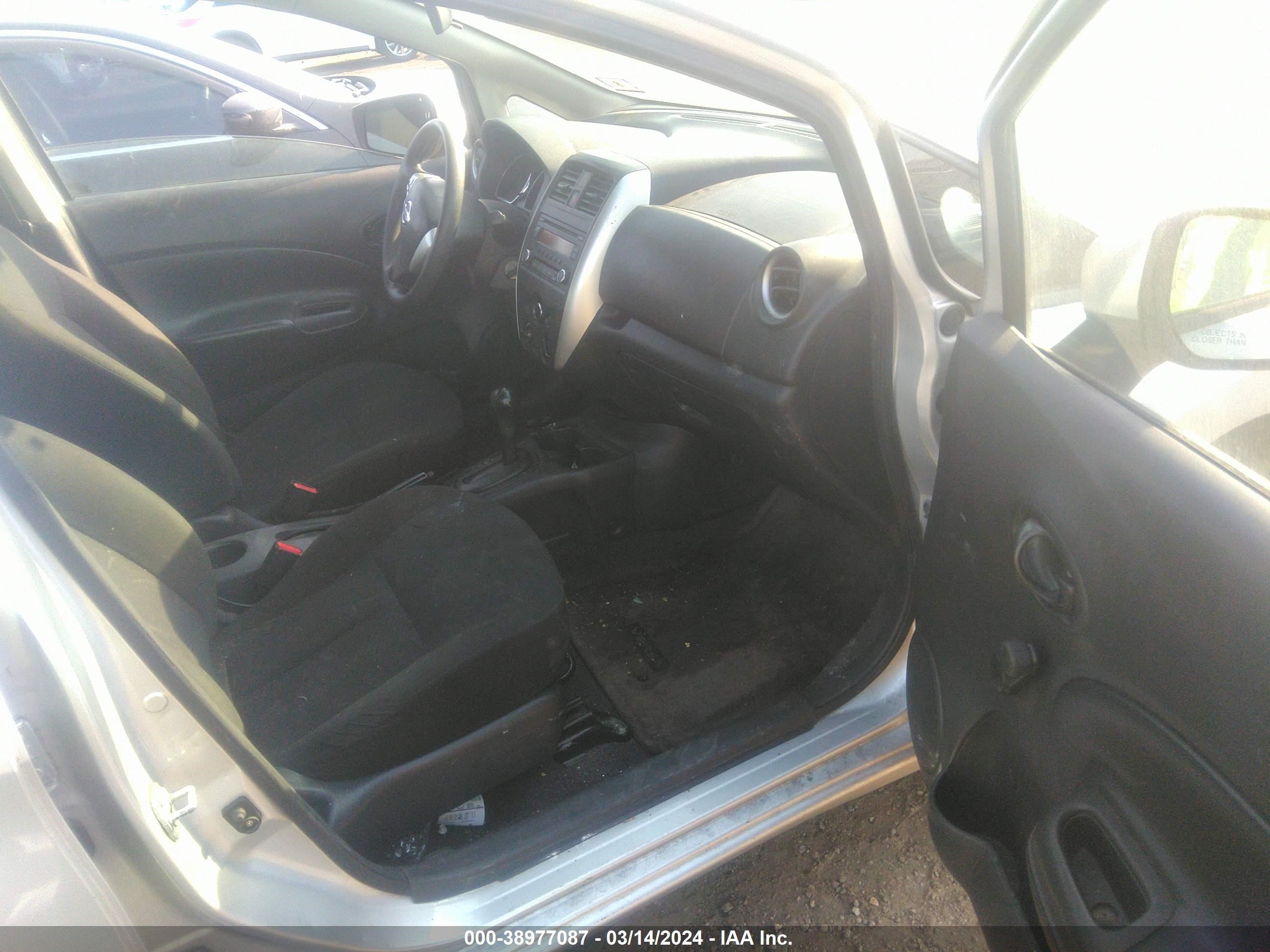 Photo 4 VIN: 3N1CE2CP0FL360063 - NISSAN VERSA 