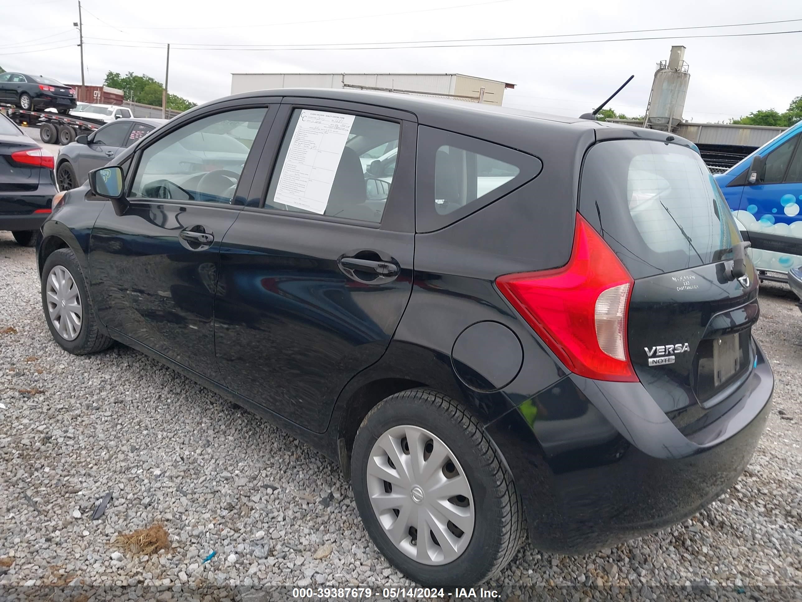 Photo 2 VIN: 3N1CE2CP0FL373976 - NISSAN VERSA 