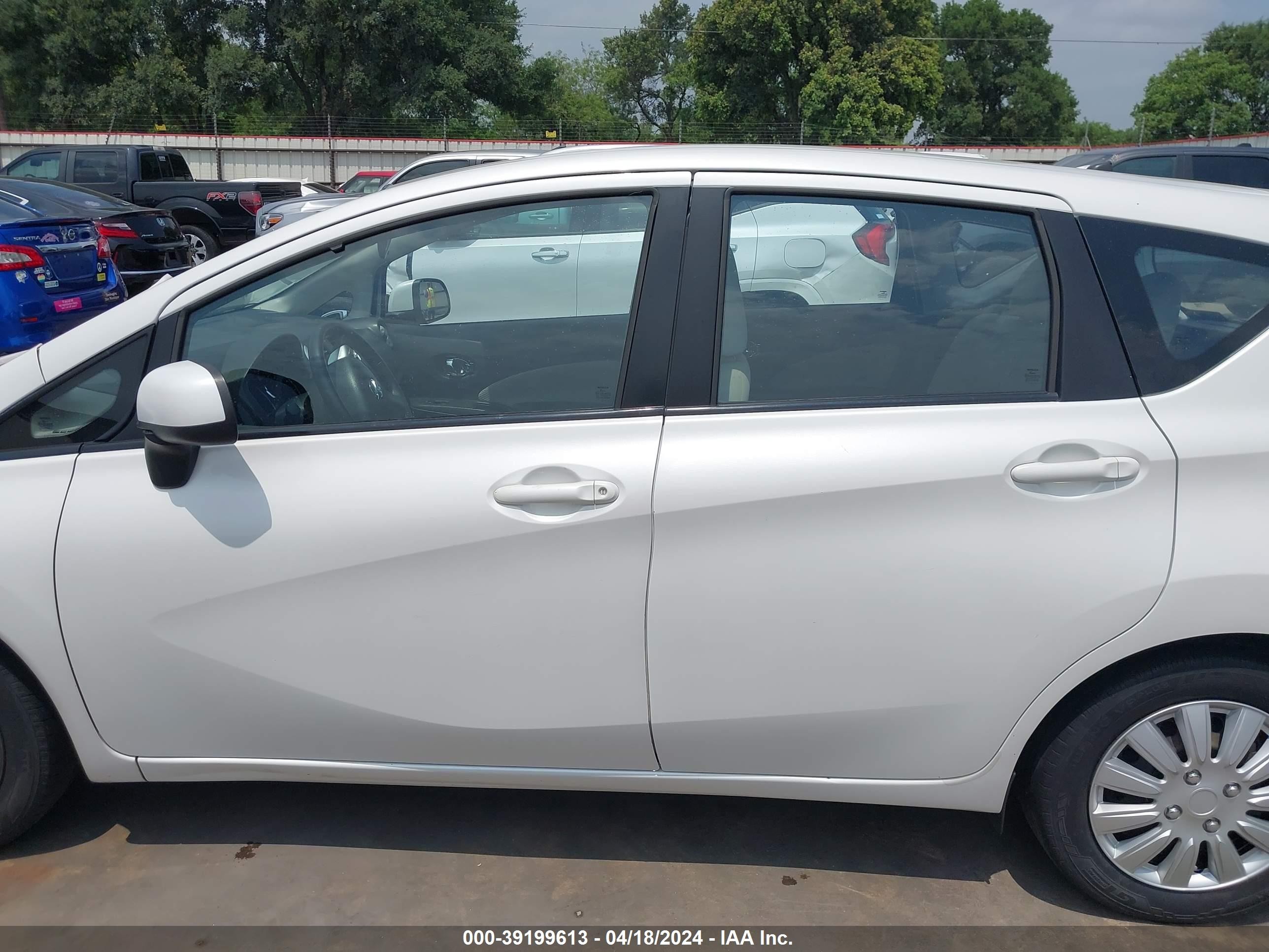 Photo 13 VIN: 3N1CE2CP1EL389893 - NISSAN VERSA 