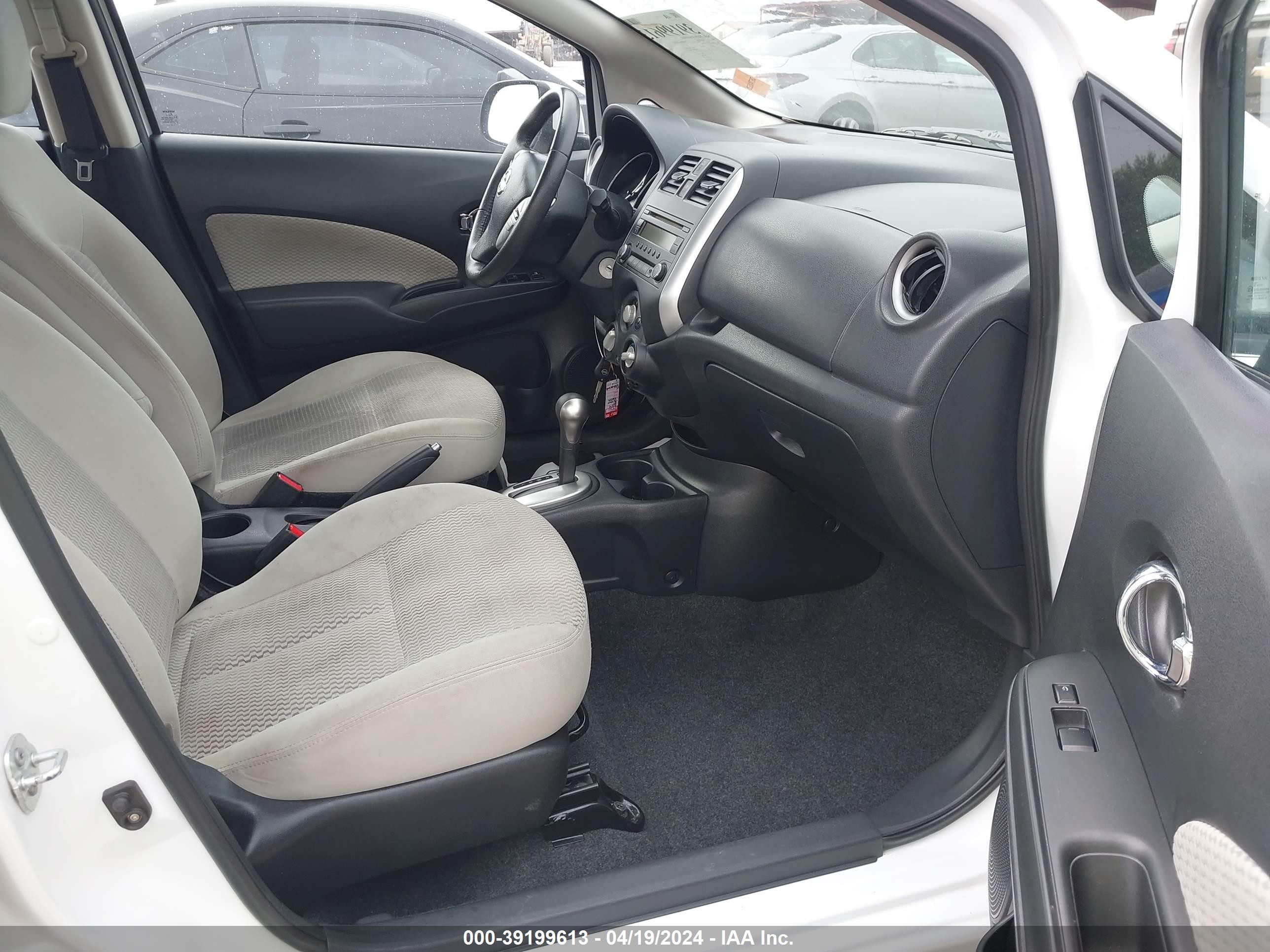 Photo 4 VIN: 3N1CE2CP1EL389893 - NISSAN VERSA 