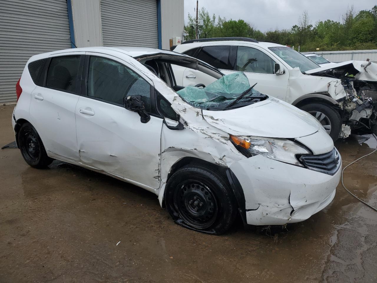 Photo 3 VIN: 3N1CE2CP1FL410596 - NISSAN VERSA 