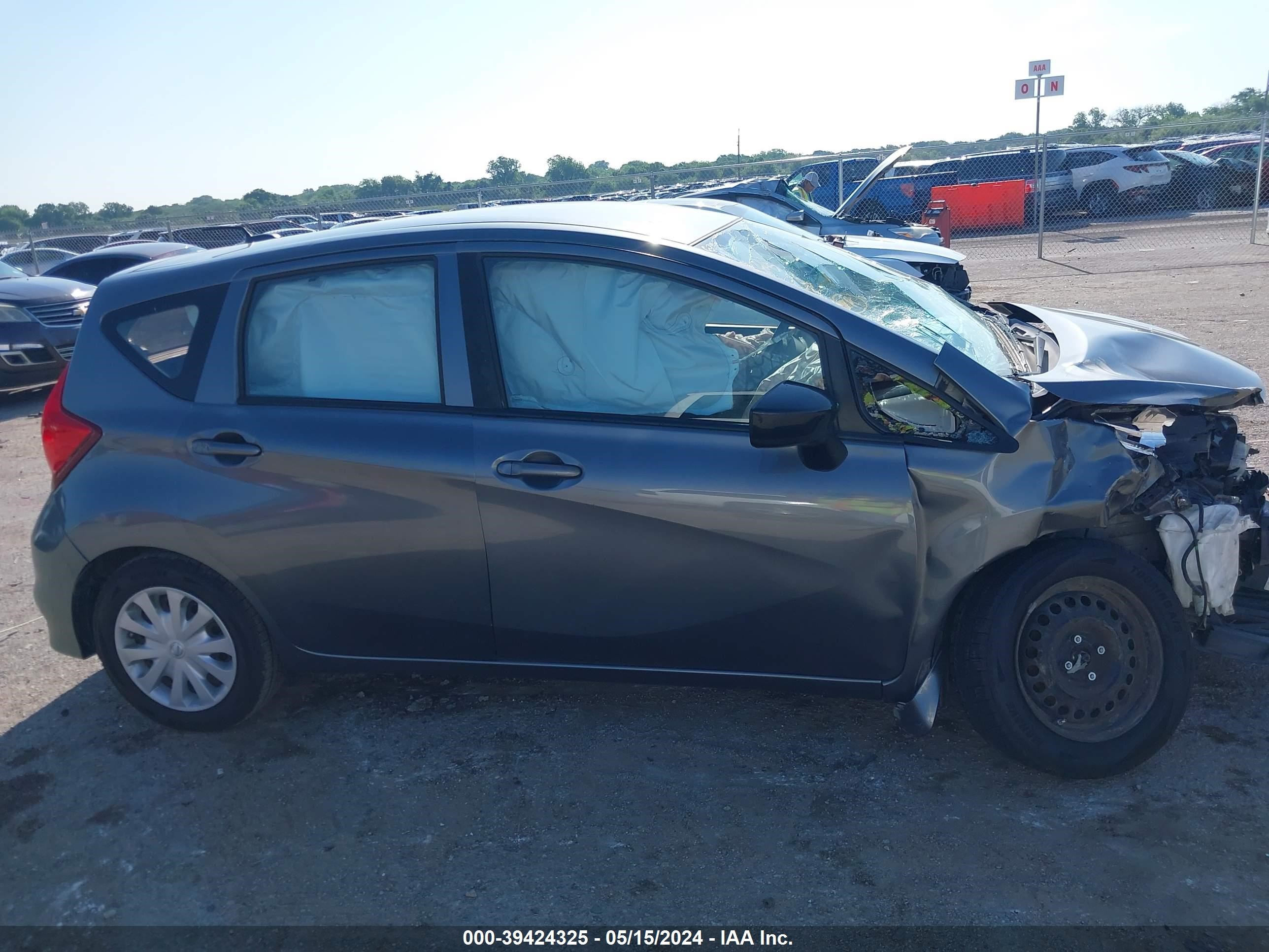 Photo 12 VIN: 3N1CE2CP1GL385474 - NISSAN VERSA 