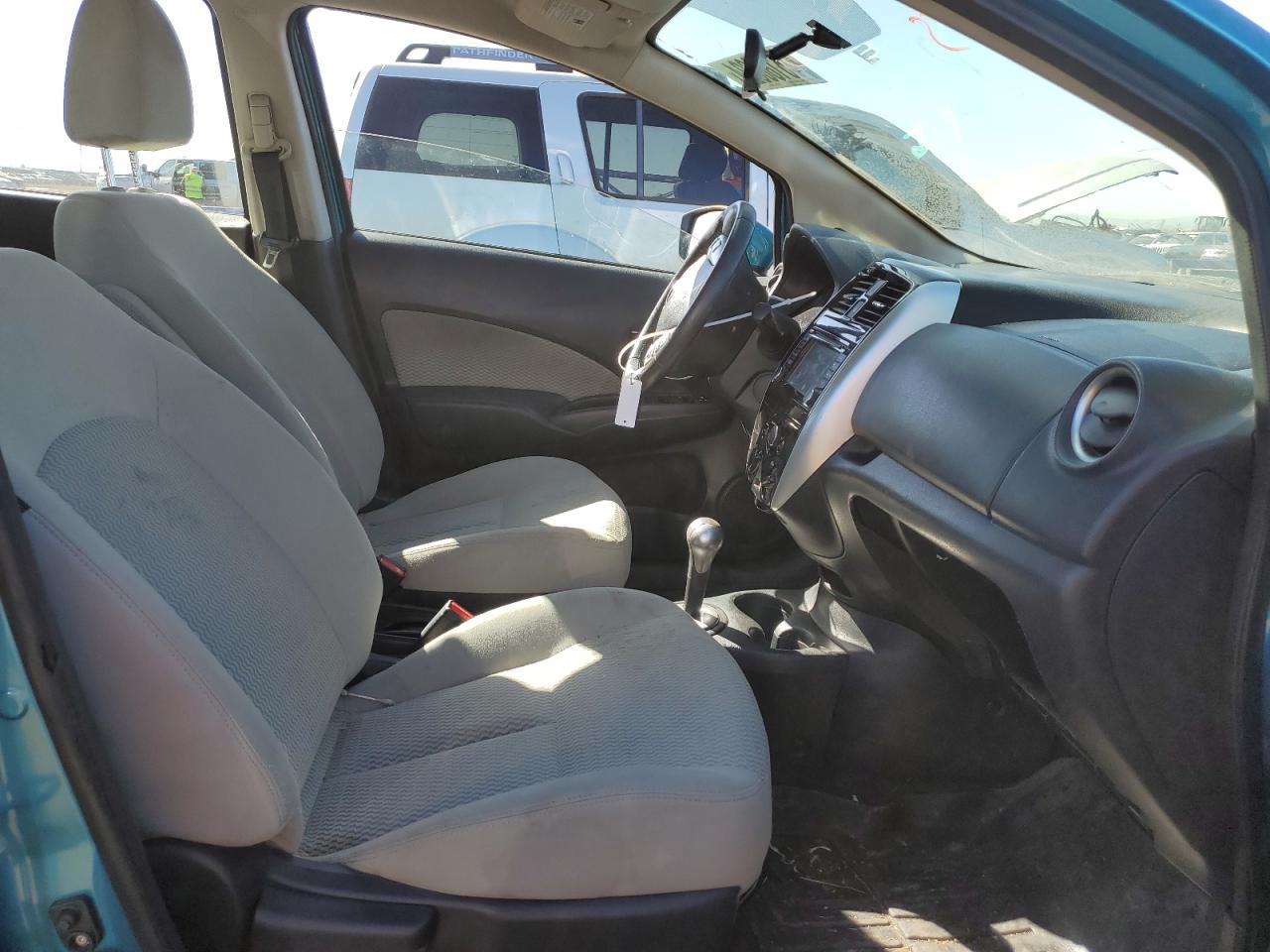 Photo 6 VIN: 3N1CE2CP1GL388472 - NISSAN VERSA 