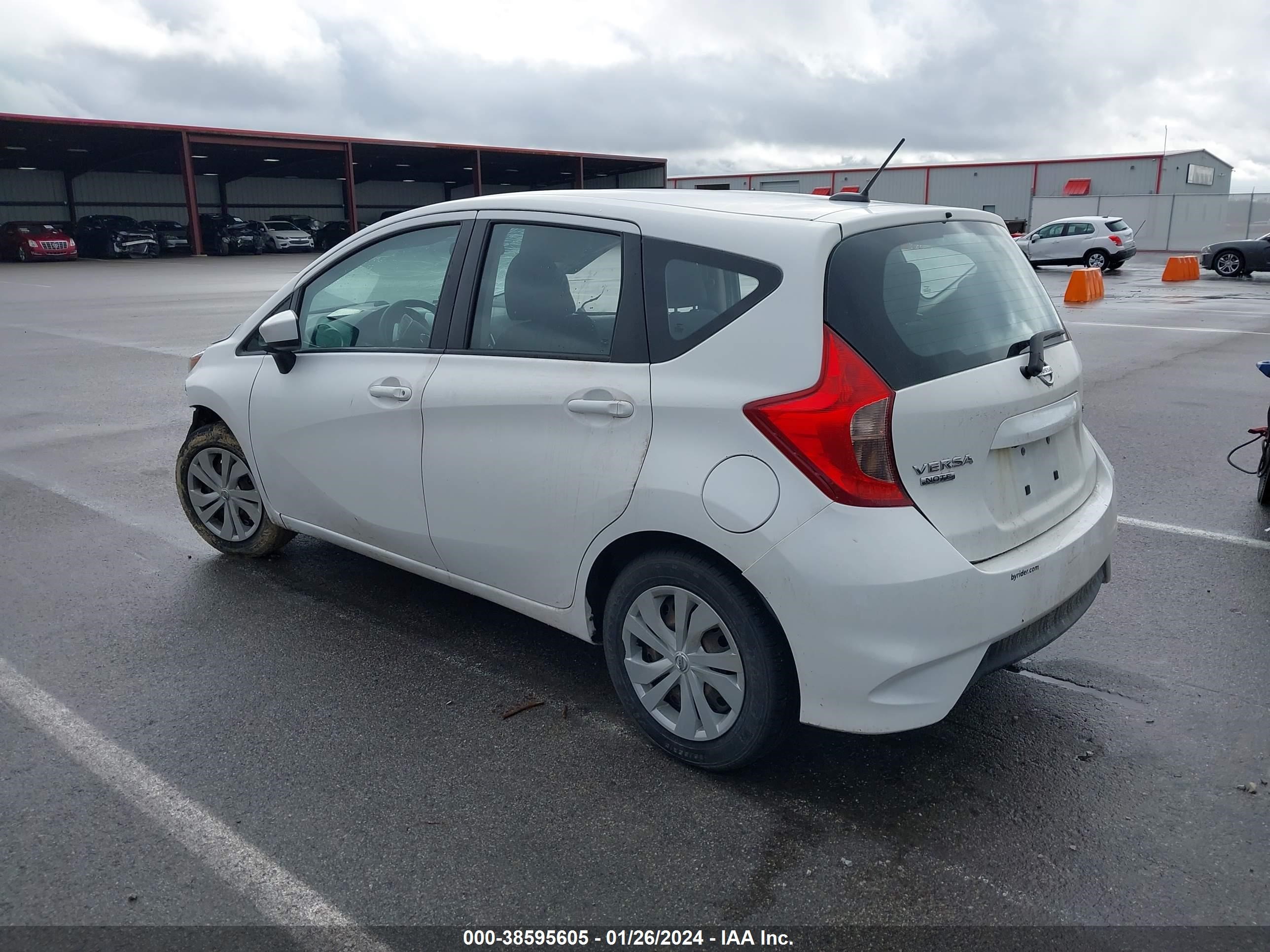 Photo 2 VIN: 3N1CE2CP1JL354670 - NISSAN VERSA 