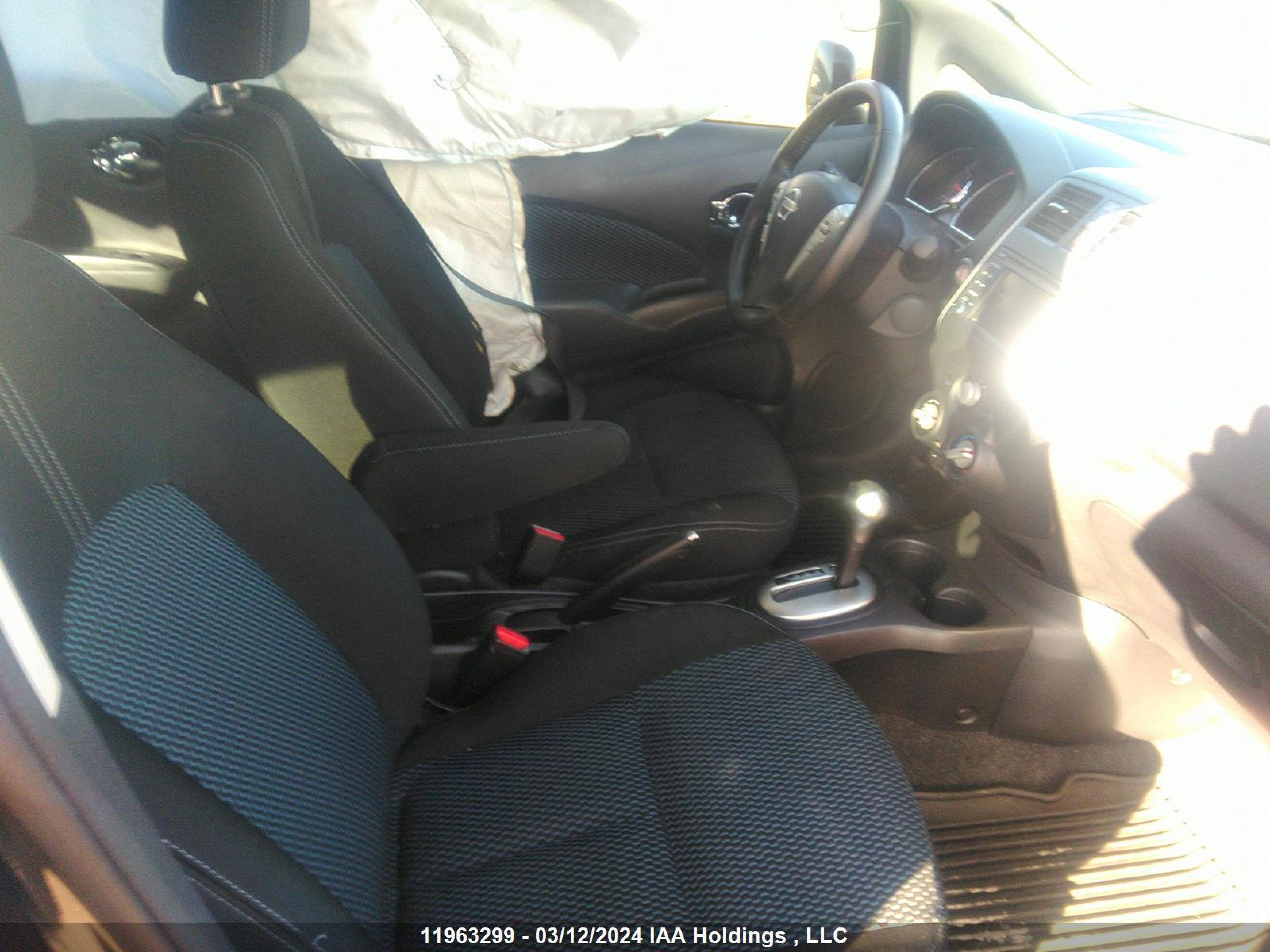 Photo 4 VIN: 3N1CE2CP2EL400674 - NISSAN VERSA 