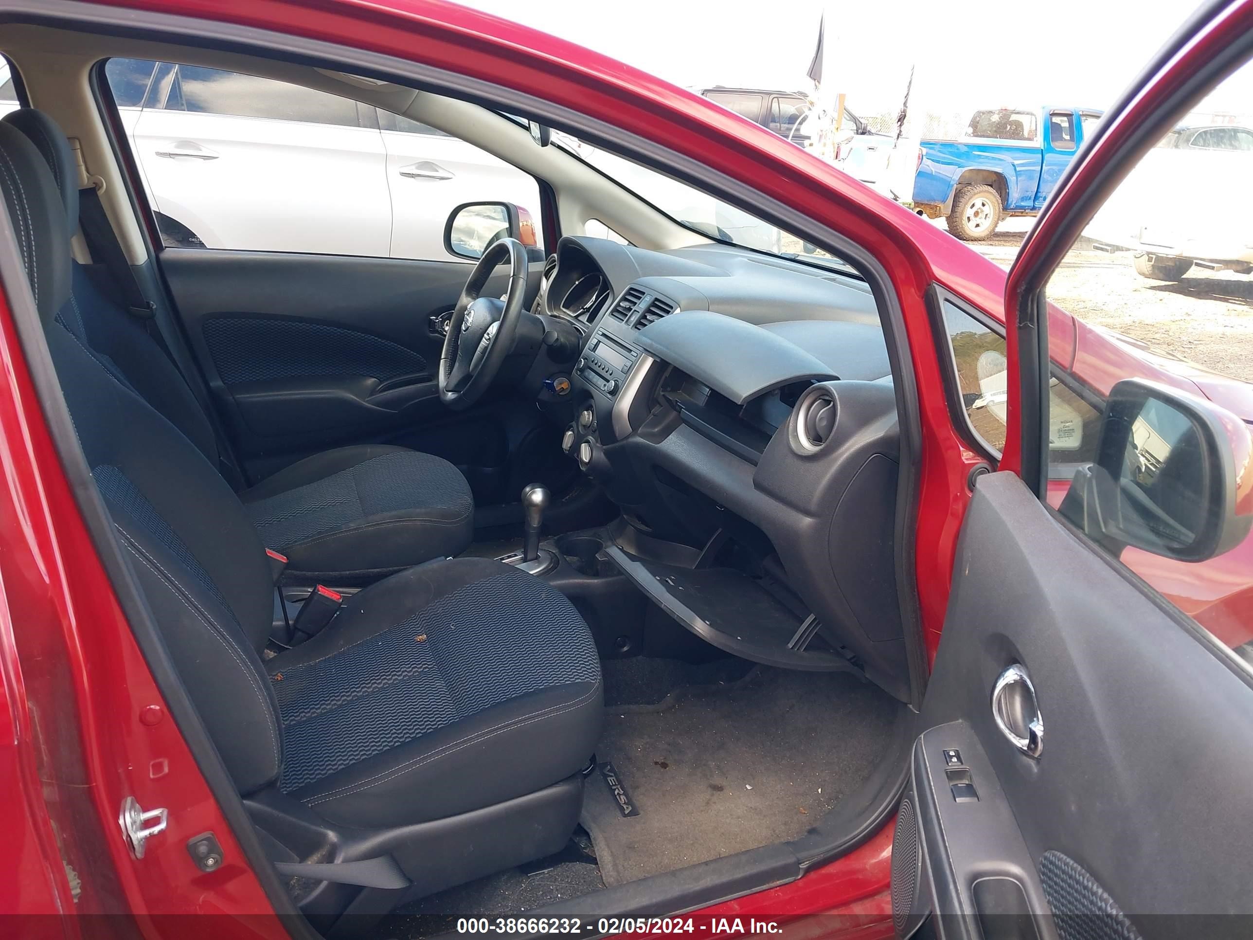 Photo 4 VIN: 3N1CE2CP2EL426045 - NISSAN VERSA 