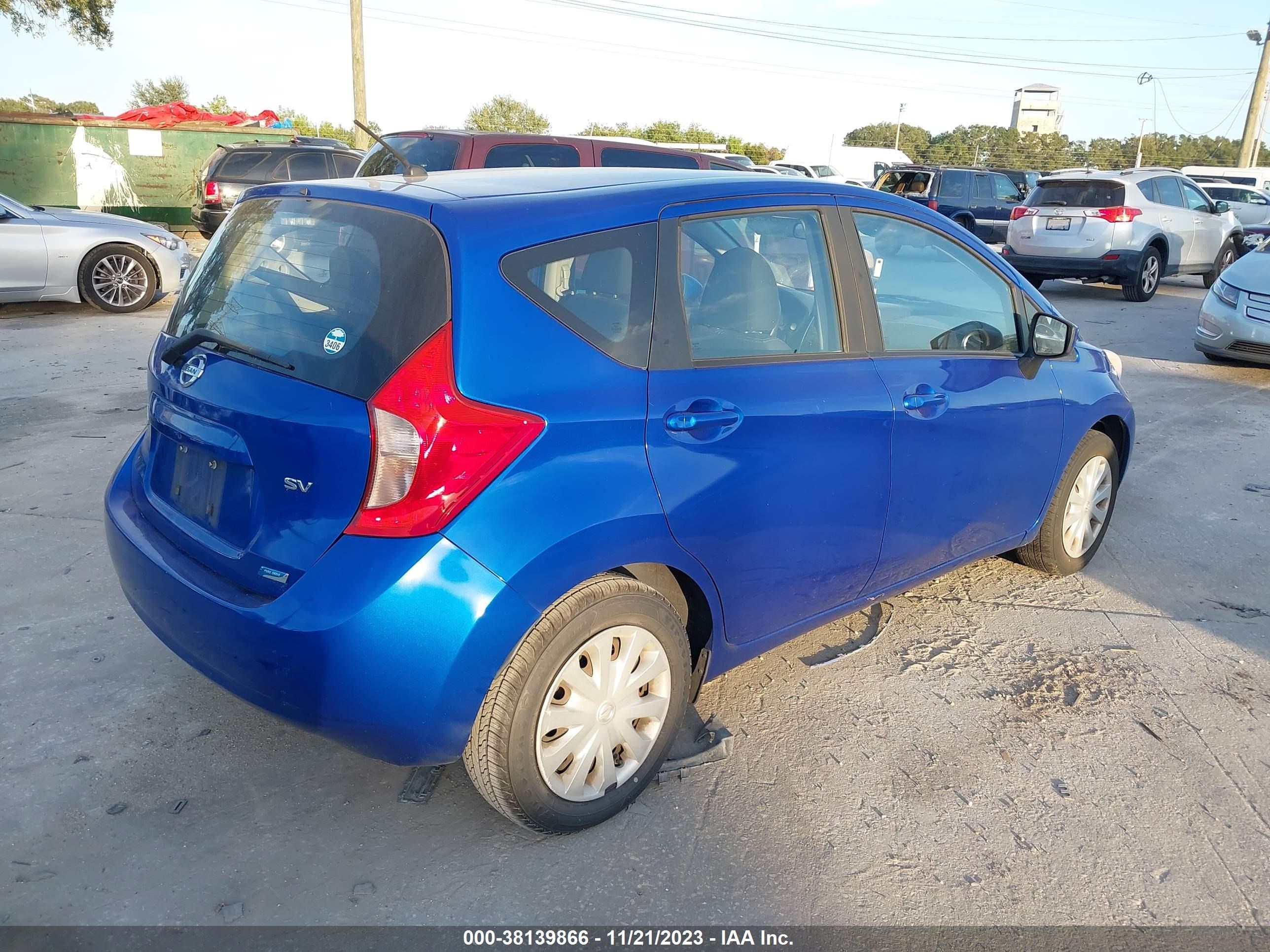 Photo 3 VIN: 3N1CE2CP2FL400630 - NISSAN VERSA 