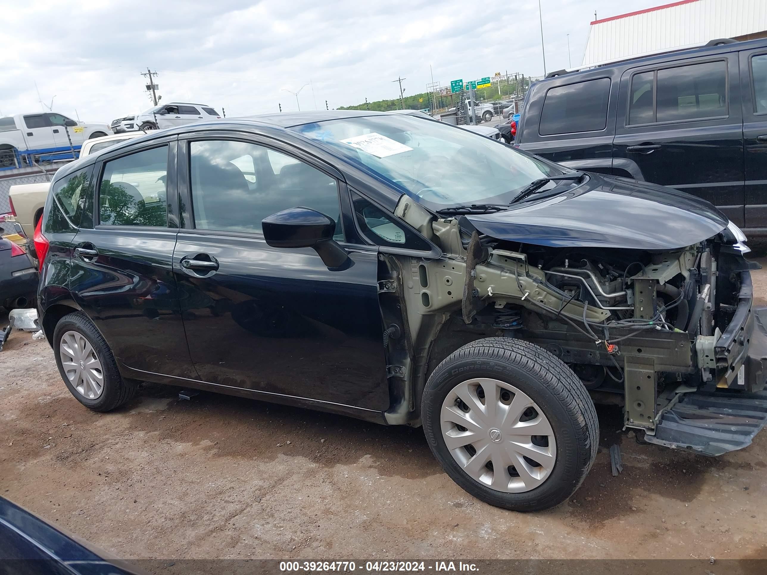 Photo 13 VIN: 3N1CE2CP2FL415418 - NISSAN VERSA 